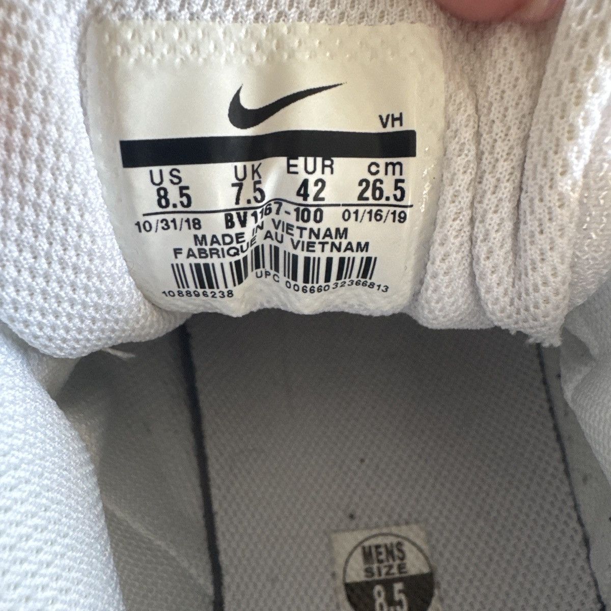 Nike Nike White Low-Top Sneakers – Size 8.5 Size US 8.5 / EU 41-42 - 6 Thumbnail