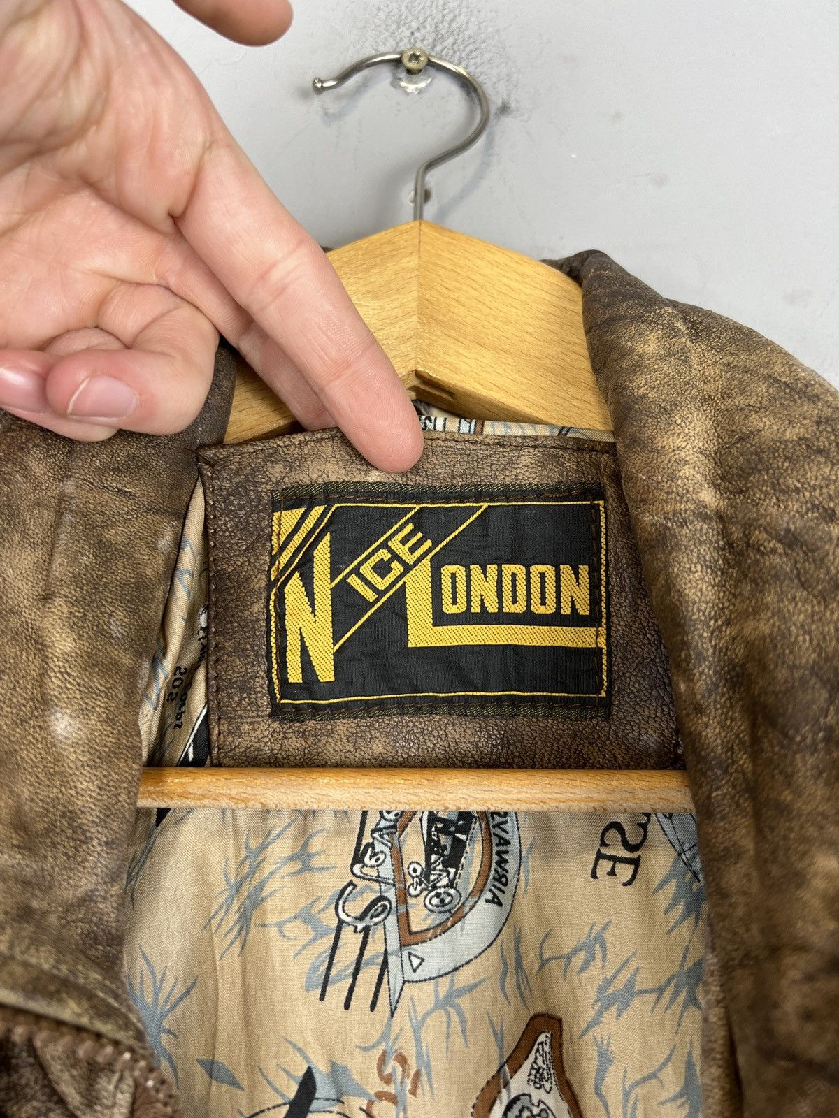 Vintage Vintage Multi pocket Camo Leather Jacket G2 style Size US L / EU 52-54 / 3 - 17 Thumbnail