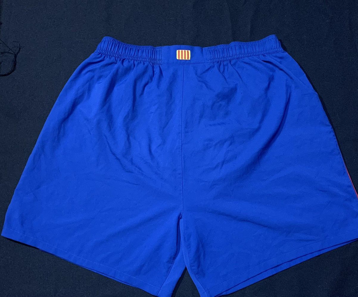 Nike Vintage Nike Barcelona shorts size Xl Size US 36 / EU 52 - 8 Thumbnail