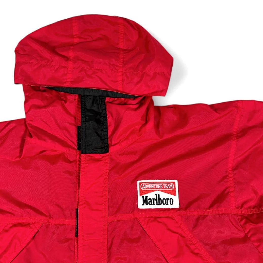 Marlboro VINTAGE Marlboro Jacket Adult XL Red 90s Outdoor Parka Nylon Lined Wind-Resistant Hooded Casual Mens Size US XL / EU 56 / 4 - 2 Thumbnail