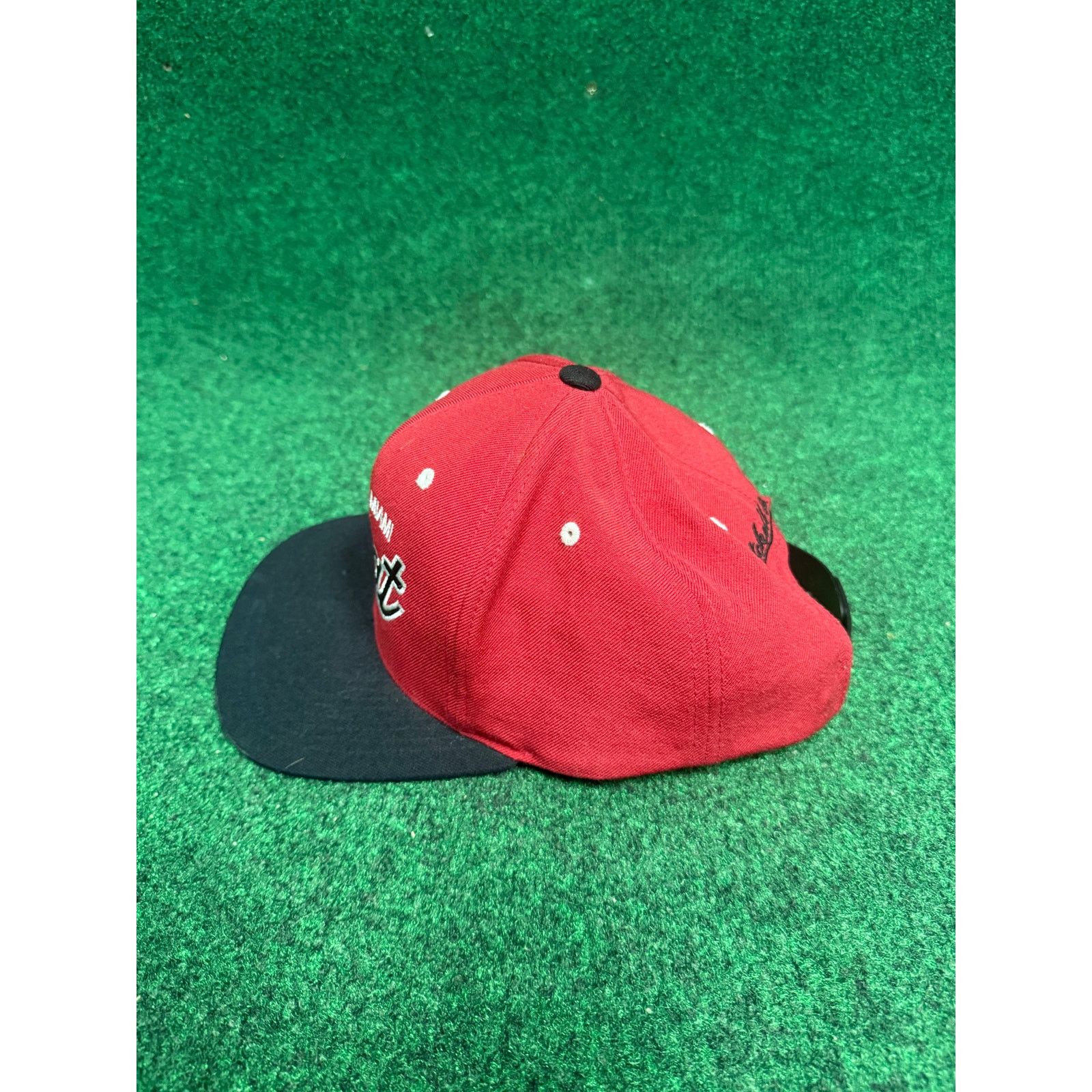 Mitchell & Ness Miami Heat Black and Red SnapBack OSFA Hat Unisex Size ONE SIZE - 4 Thumbnail