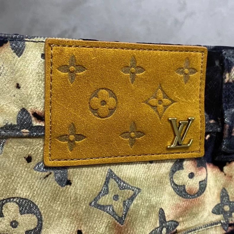 Louis Vuitton Louis Vuitton Black campfire print logo jeans 2502-Nextarr Size US 28 / EU 44 - 4 Thumbnail