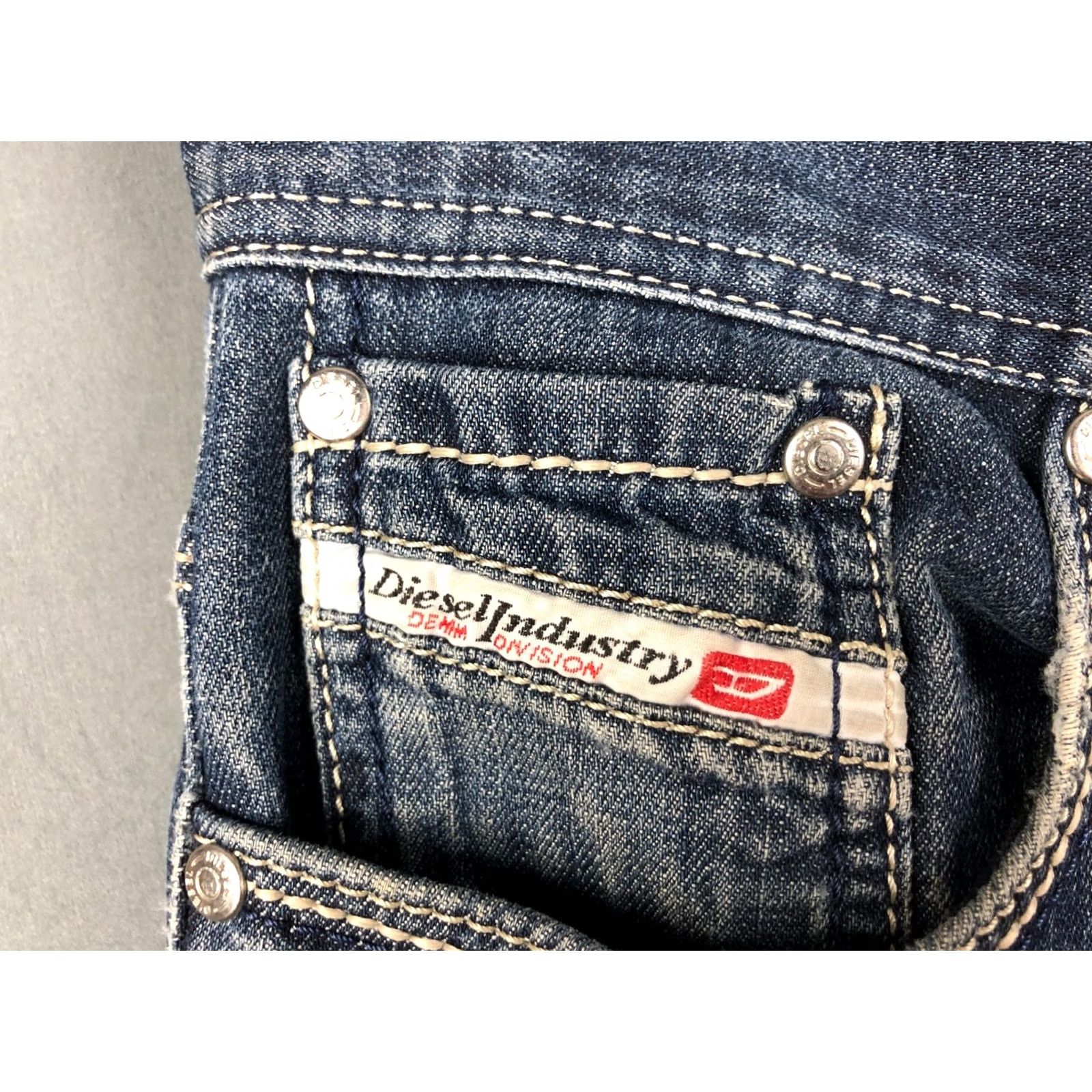 Diesel Diesel Jeans Regular Size 32 Blue Cotton Denim Zip Pockets Logo Patch Mens Jeans Shirt Size US 32 / EU 48 - 6 Thumbnail