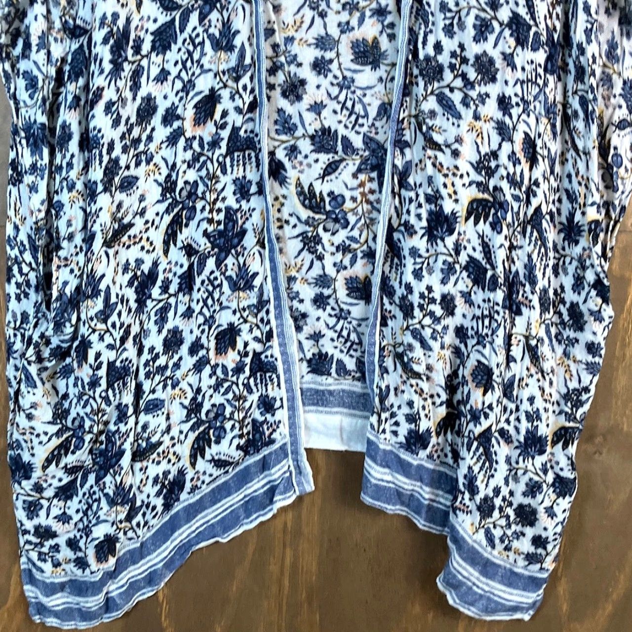 Loft LOFT Womens Kimono White Blue Multicolor Floral Open Front XSmall/Small Casual Boho Sleeves Short Chiffon Lightweight Open Front Size XS / US 0-2 / IT 36-38 - 3 Thumbnail