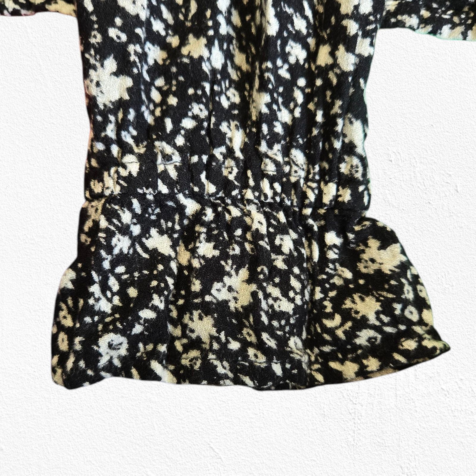Lucky Brand Lucky Brand Black Floral Smocked Blouse Size Small Size S / US 4 / IT 40 - 8 Thumbnail