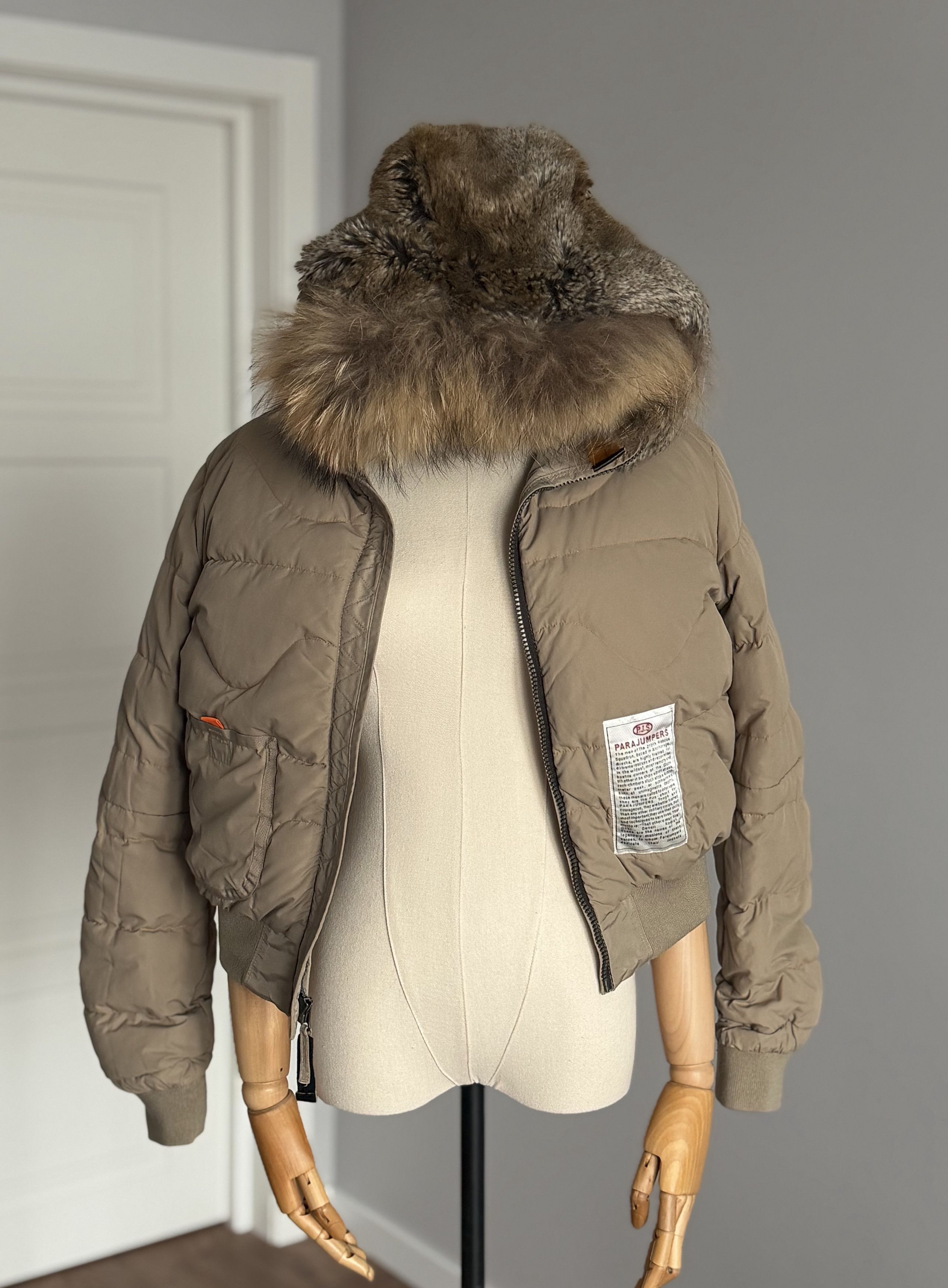 Parajumpers PARAJUMPERS Gobi Fur Down Bomber Jacket Size XS Beige Size XS / US 0-2 / IT 36-38 - 17 Thumbnail