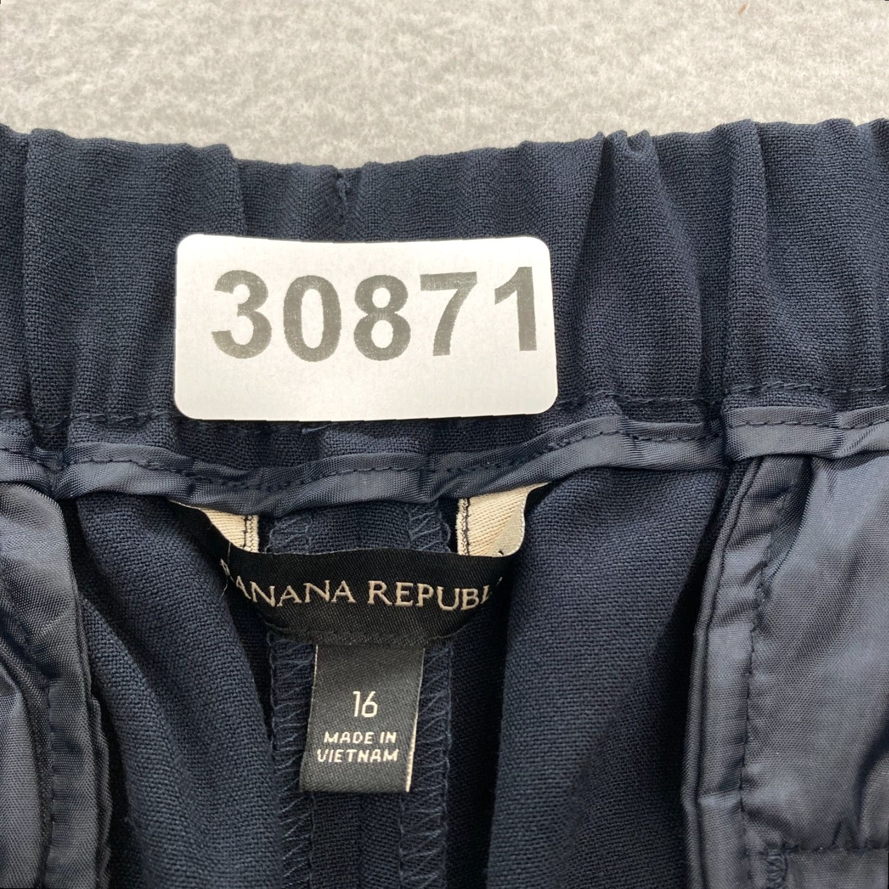 Banana Republic Banana Republic Tapered Pull On Pants Women's 16 Black Stretch Casual Preppy Size 38" / US 16 / IT 52 - 4 Thumbnail