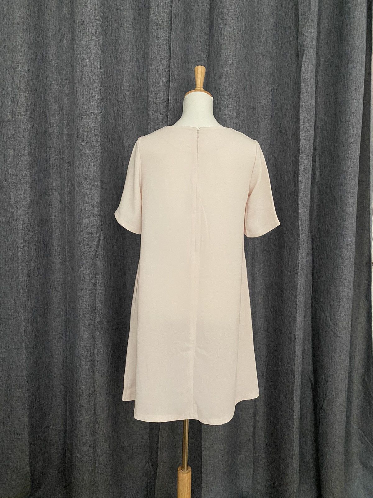 Uniqlo Women's dress Size M / US 6-8 / IT 42-44 - 2 Thumbnail