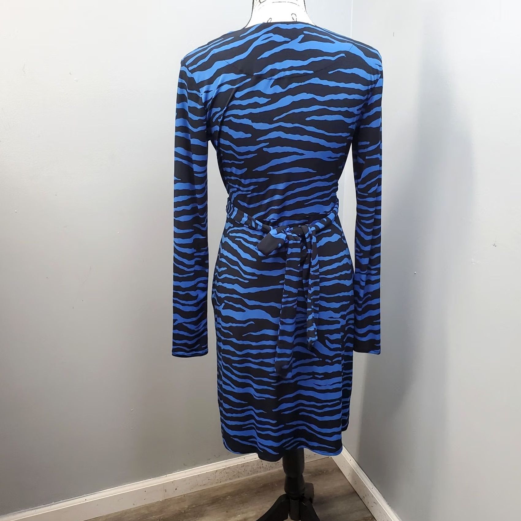 Nicole Miller Nicole Miller Wrap Dress Women S Blue Black Zebra Print Stretch Tie Waist V-Neck Size S / US 4 / IT 40 - 2 Thumbnail