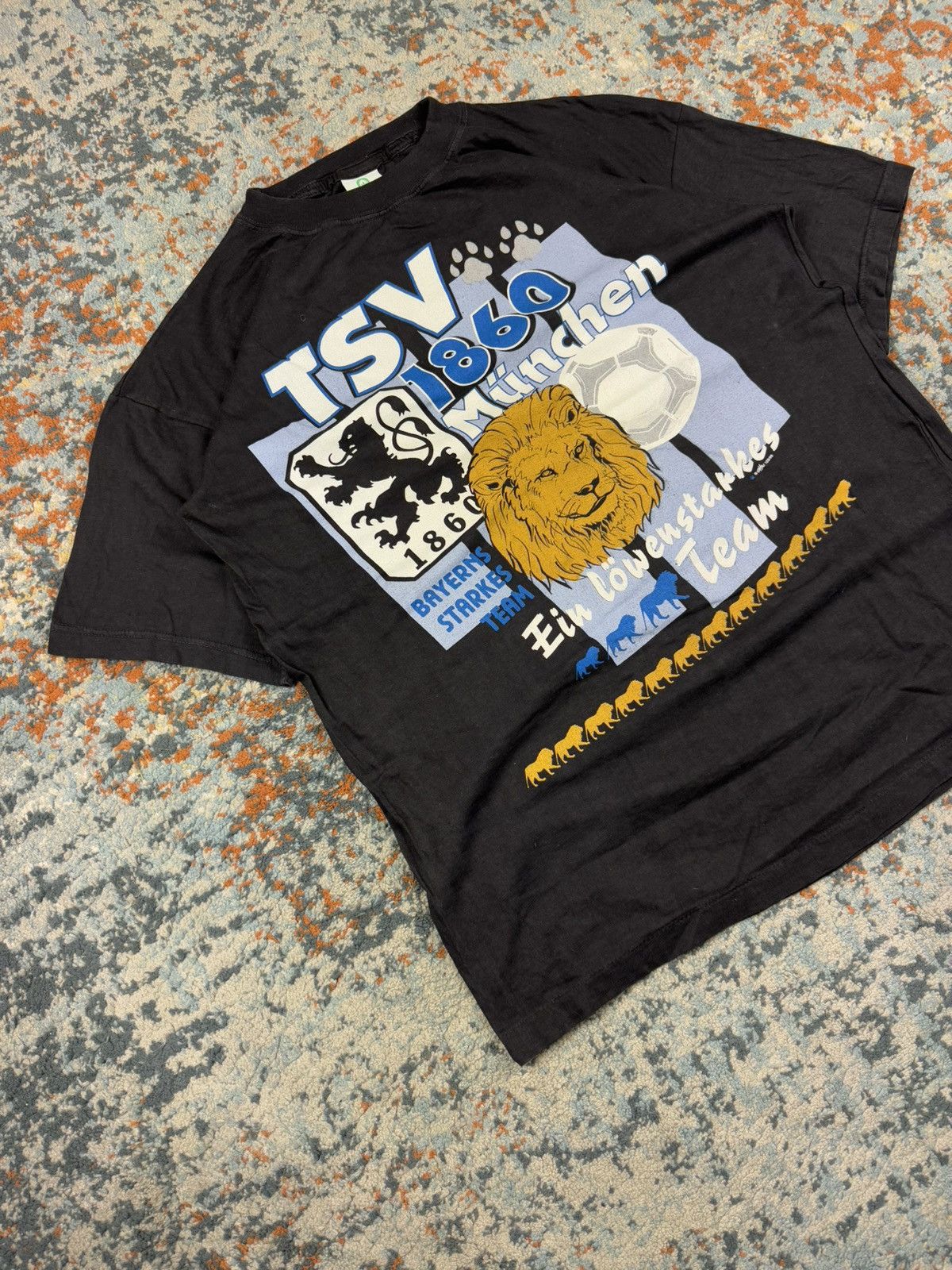 Vintage Vintage 90s TSV 1860 Munich football soccer team graphic tee Size US XL / EU 56 / 4 - 3 Thumbnail