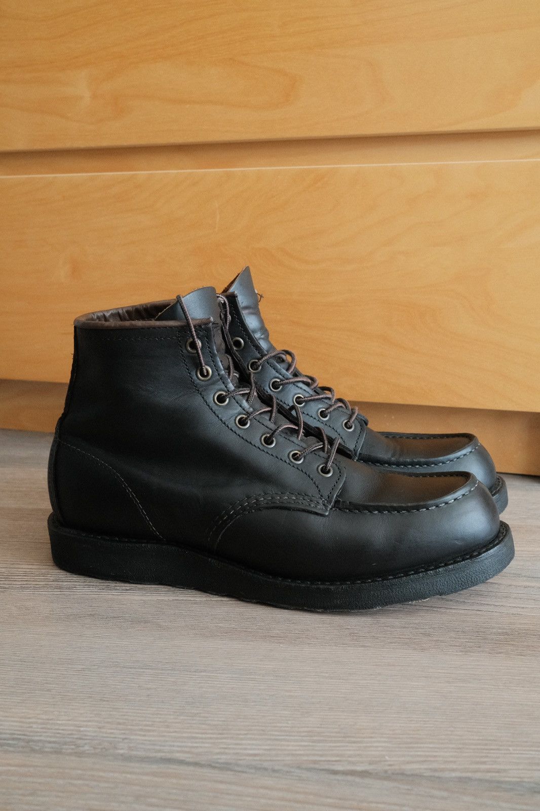 image of Red Wing Moc Toe 6” 9.5 Shoes in Black, Men's
