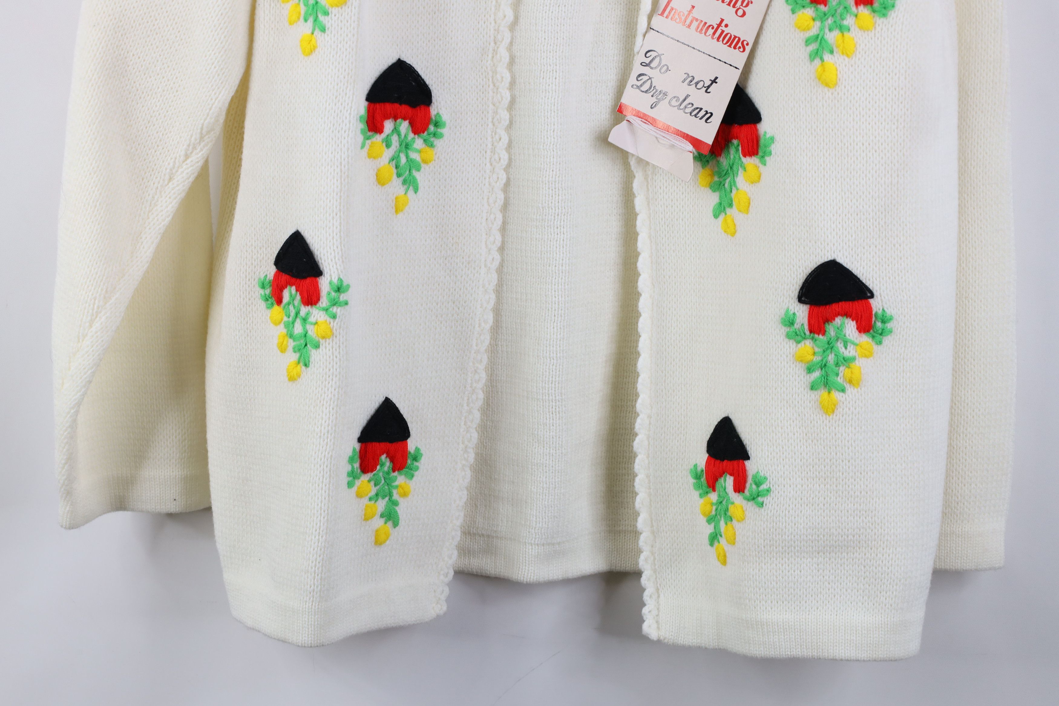 Deadstock Vintage 60s 70s Flower Knit Cardigan Sweater