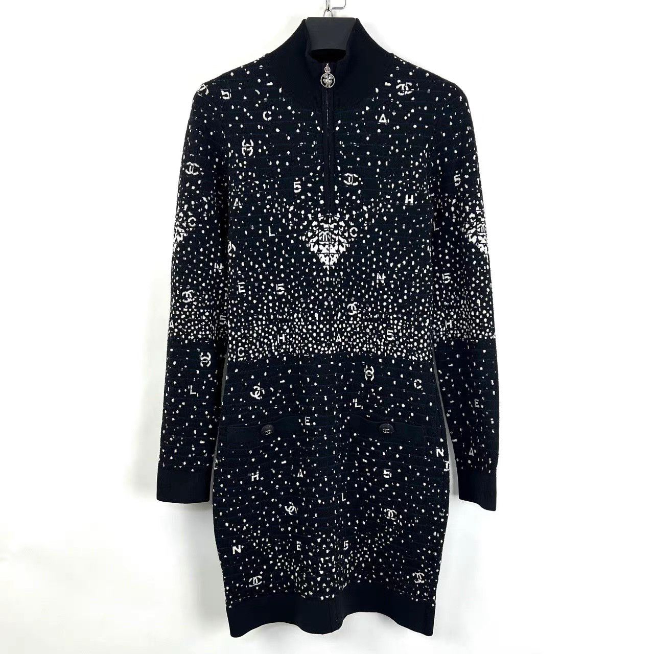 Chanel Chanel Ski Collection Crystal CC Logo Knit Dress K12 Size XXS / US 00 / IT 34 - 1 Thumbnail