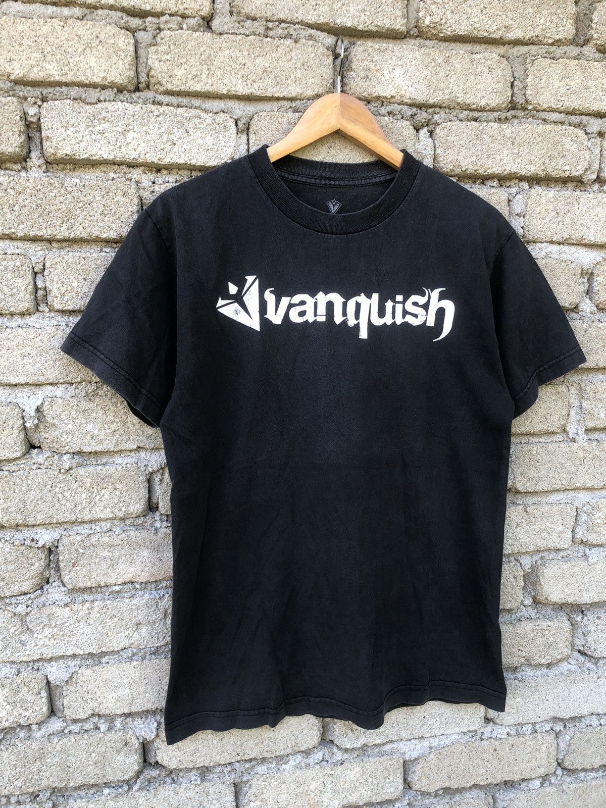 Japanese Brand Vintage Sunfaded Vanquish Spellout Tshirt Size US M / EU 48-50 / 2 - 3 Thumbnail