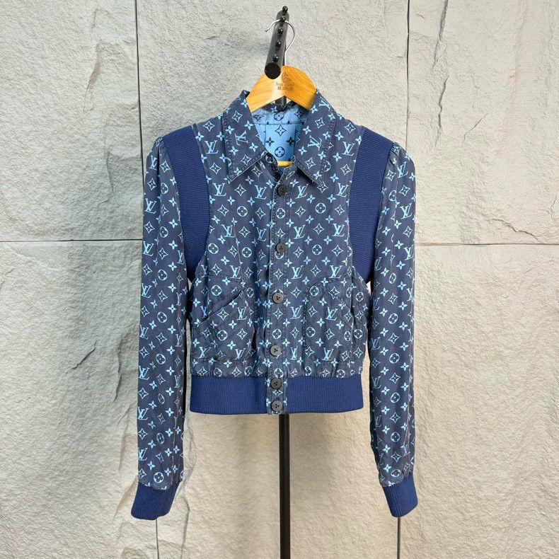 Louis Vuitton Louis Vuitton Blue full-print double-sided mulberry silk j Size XS / US 0-2 / IT 36-38 - 2 Thumbnail