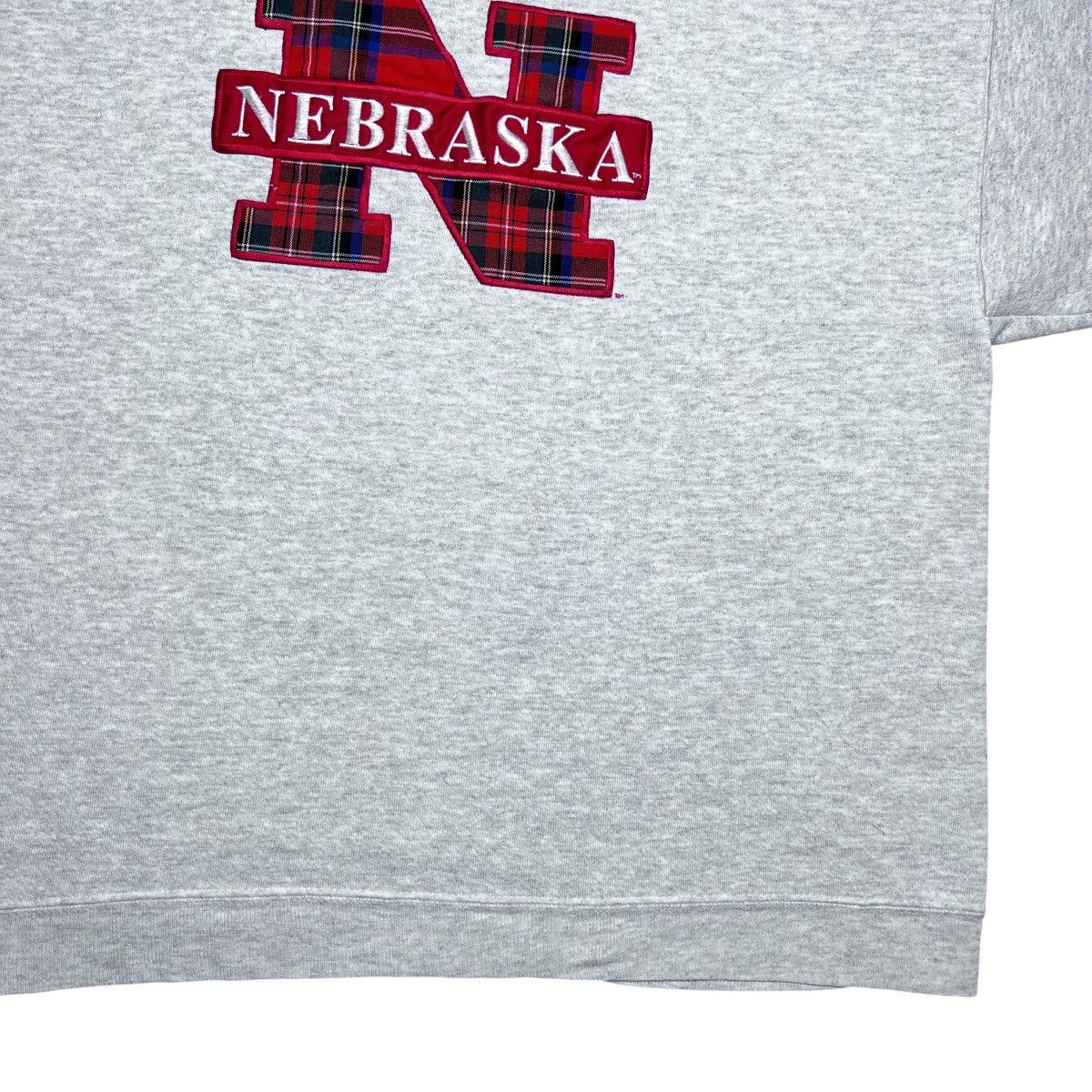 NCAA Vintage 90s NCAA Nebraska Cornhuskers Embroidered Sweatshirt Size US L / EU 52-54 / 3 - 9 Thumbnail