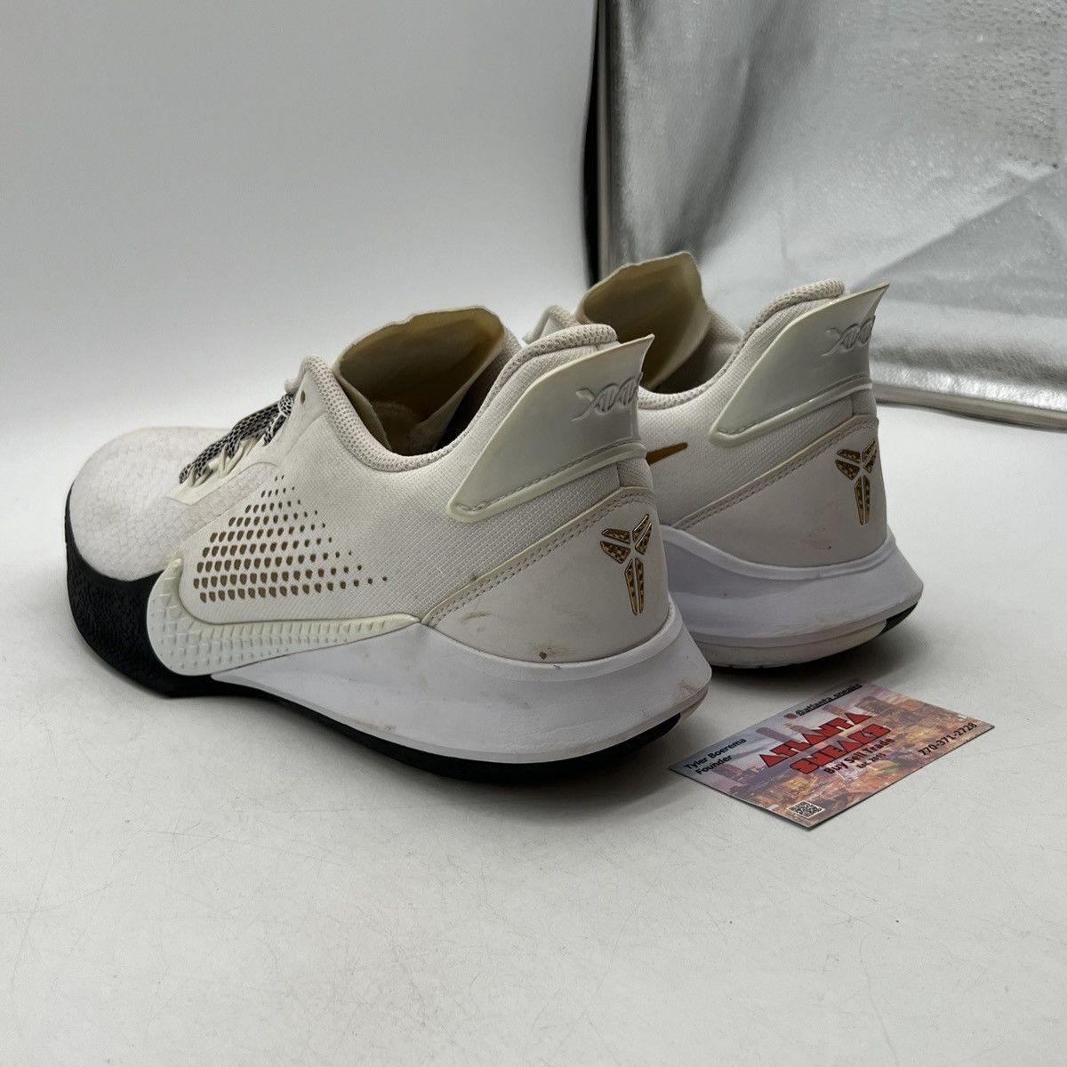 Nike Mamba fury white metallic gold Size US 12 / EU 45 - 4 Thumbnail