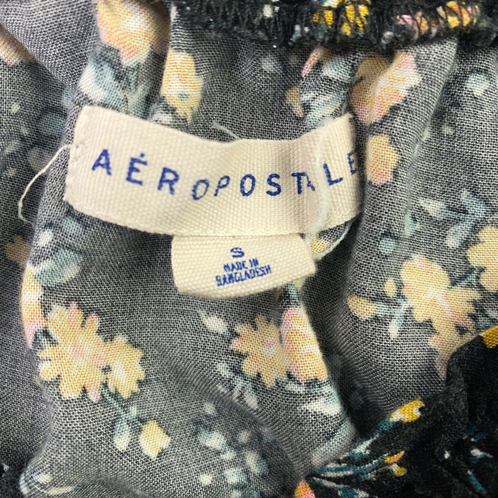 Aeropostale Aeropostale Shirt Womens Small Blue Floral Long Sleeve Off the Shoulder Cropped Balloon Sleeve Casual Size S / US 4 / IT 40 - 6 Thumbnail
