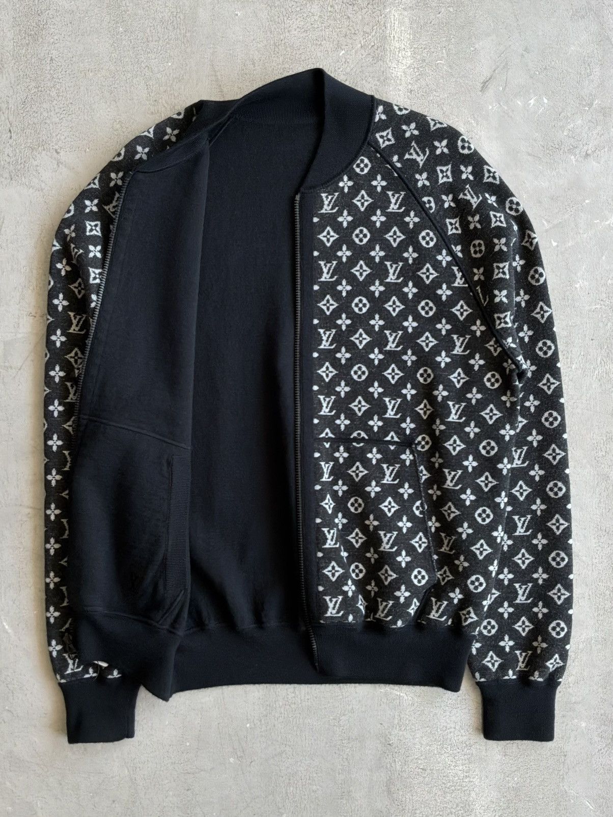 Louis Vuitton 2021 Louis Vuitton - Monogram Reversible Bomber Jacket Size US XL / EU 56 / 4 - 10 Thumbnail