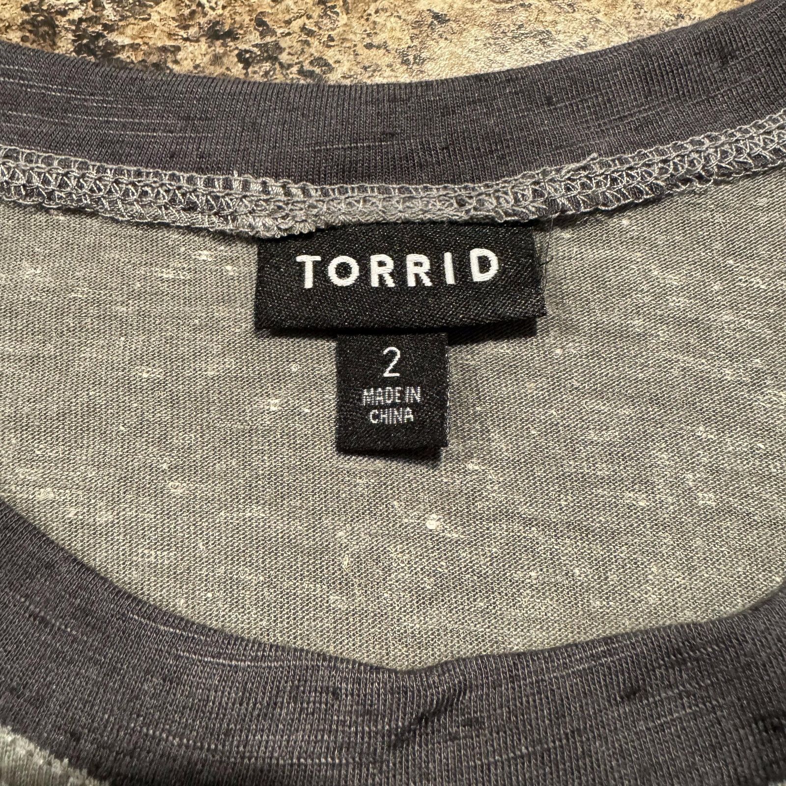 Torrid Torrid Top Tail Gates And Touchdowns Football Tee Gray 2 2X Size XXL / US 16-18 / IT 52-54 - 4 Thumbnail