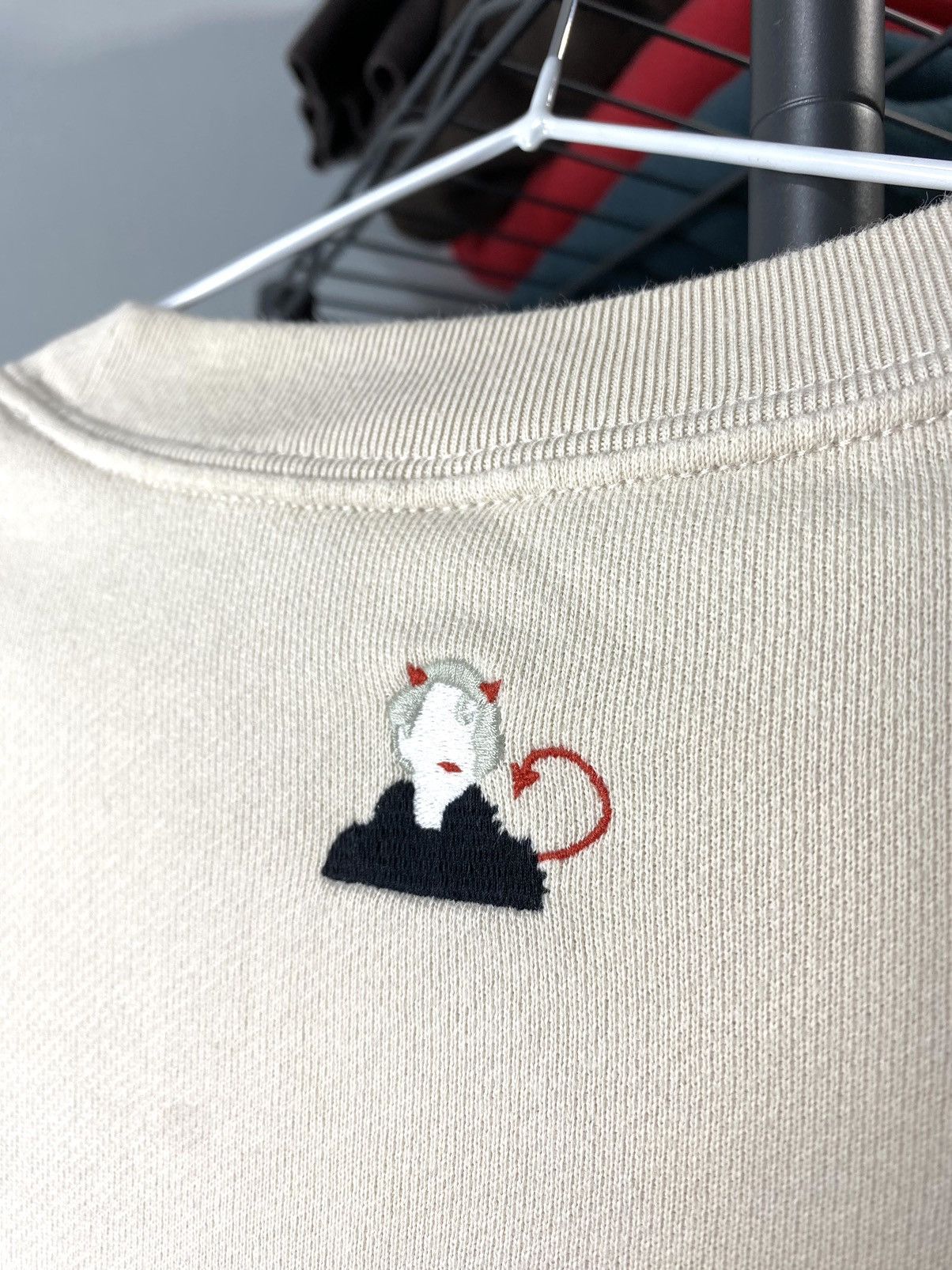 Japanese Brand Uniqlo The Devil Wears Prada Movie Sweatshirt Hype Size US S / EU 44-46 / 1 - 9 Thumbnail