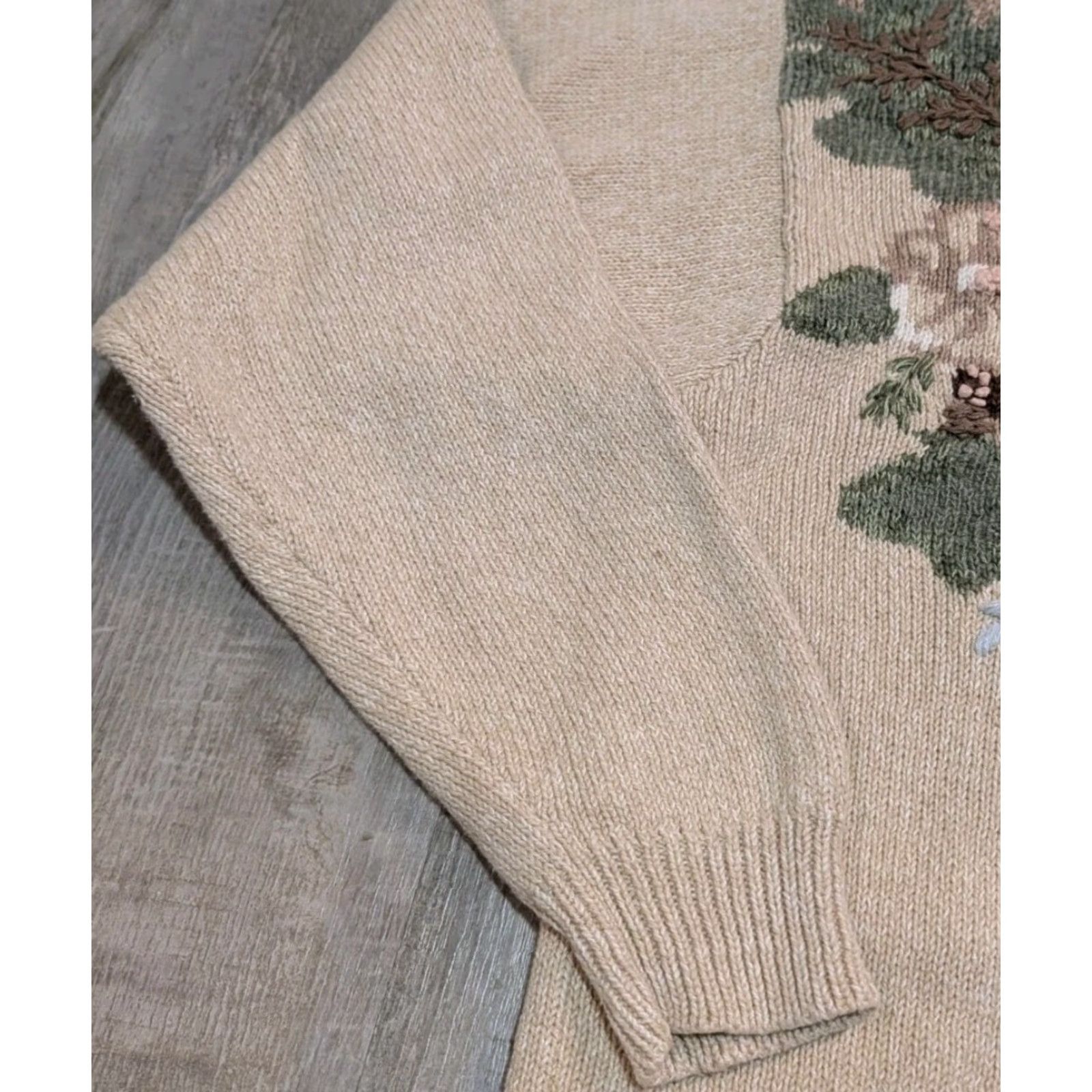 Jantzen VINTAGE Jantzen Sweater Womens M Beige Knit Crew Neck Floral Embroidered Raglan Long Sleeve Pullover Size M / US 6-8 / IT 42-44 - 5 Thumbnail