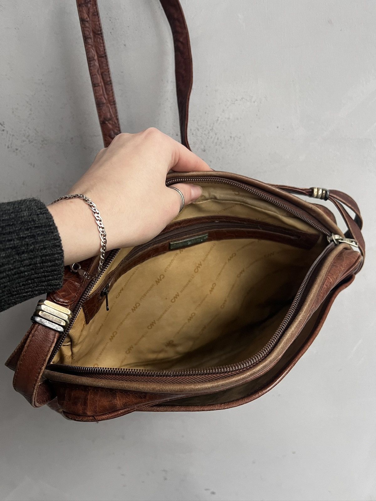 KMRii Brown Leather Crocodile Skin Crossbody kmrii style Size ONE SIZE - 13 Thumbnail