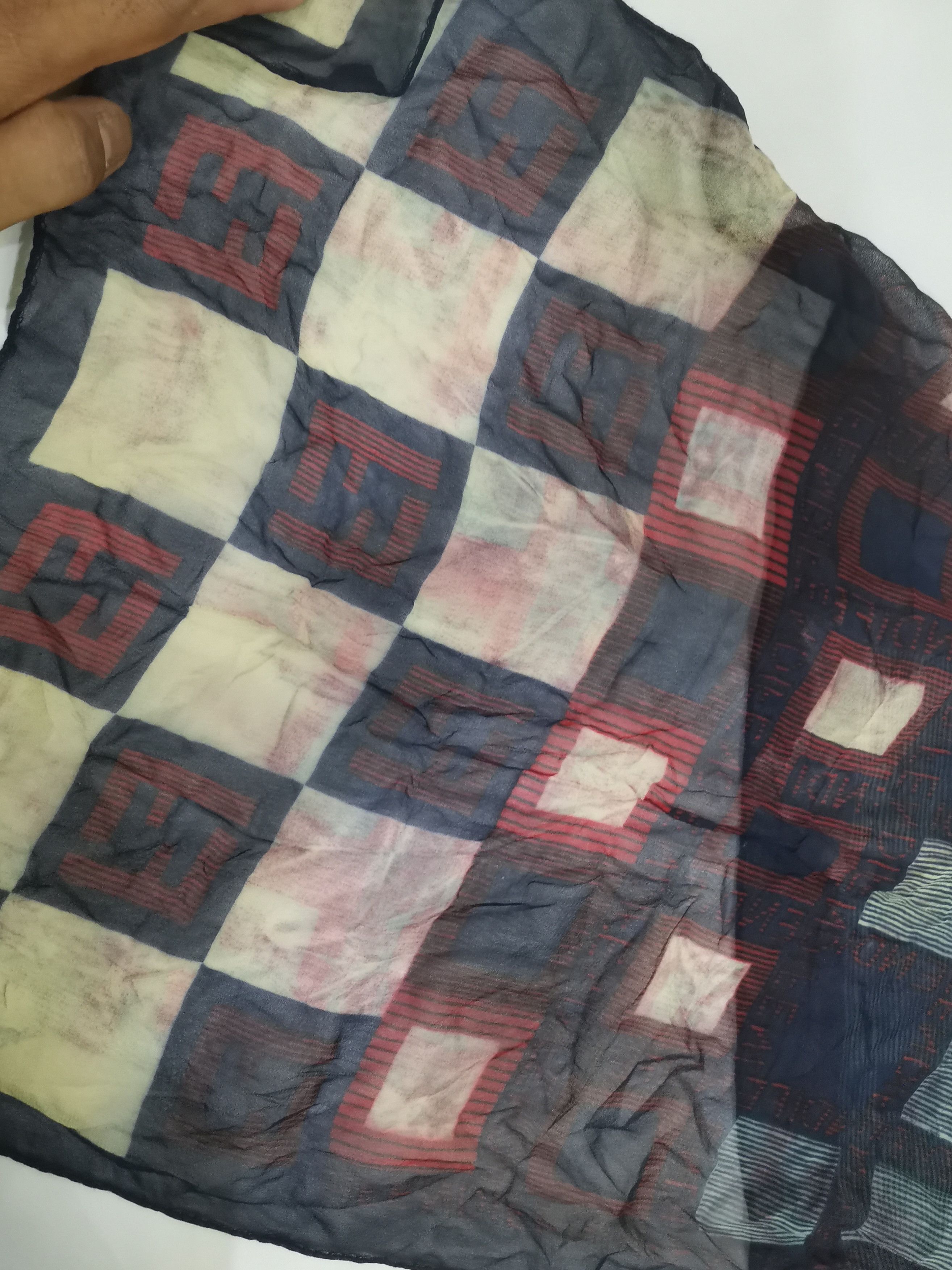 Fendi × Vintage Rare distressed Fendi scarves nice design Size ONE SIZE - 4 Thumbnail