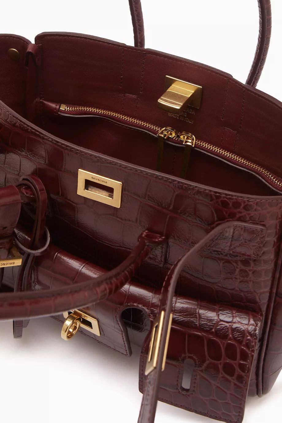 os11x0126 Size: OS / Mini Bel Air Carryall Bag in Burgundy