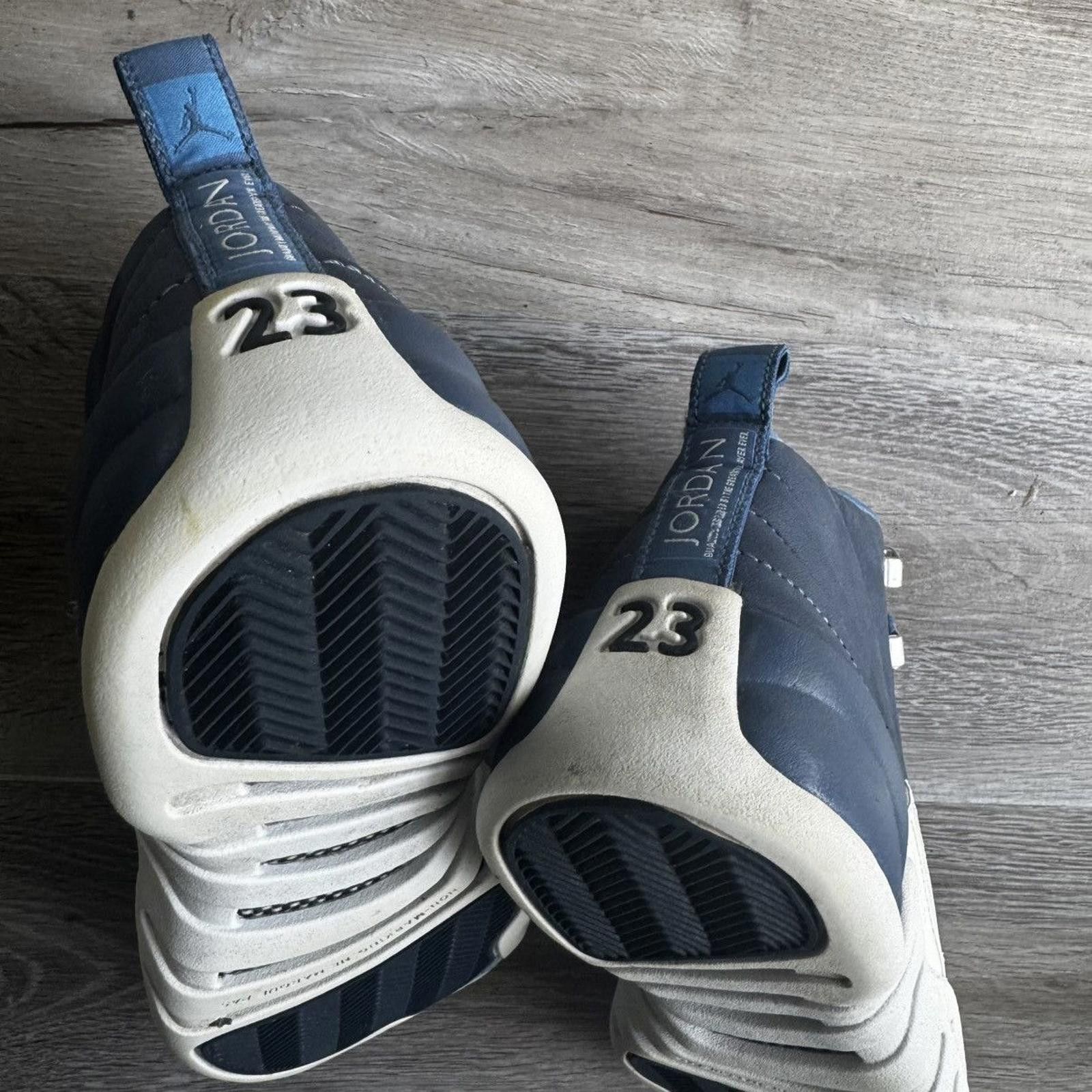 Nike NIKE • JORDAN 12 Retro GS "Indigo" (6M) Size US 6 / EU 39 - 8 Thumbnail