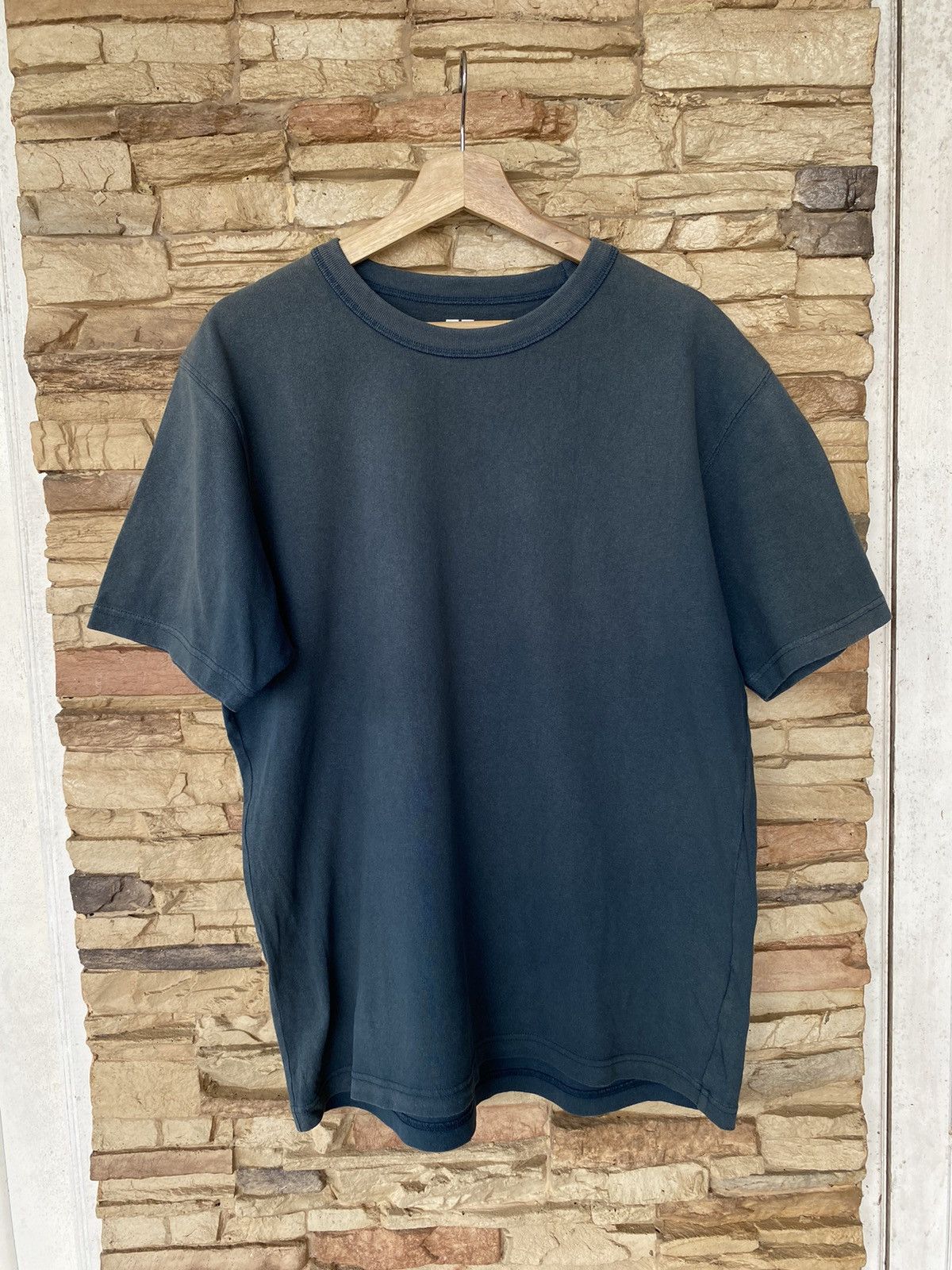 Vintage Thrashed Faded Lemaire X Uniqlo Distressed Tshirt Size US L / EU 52-54 / 3 - 1 Thumbnail