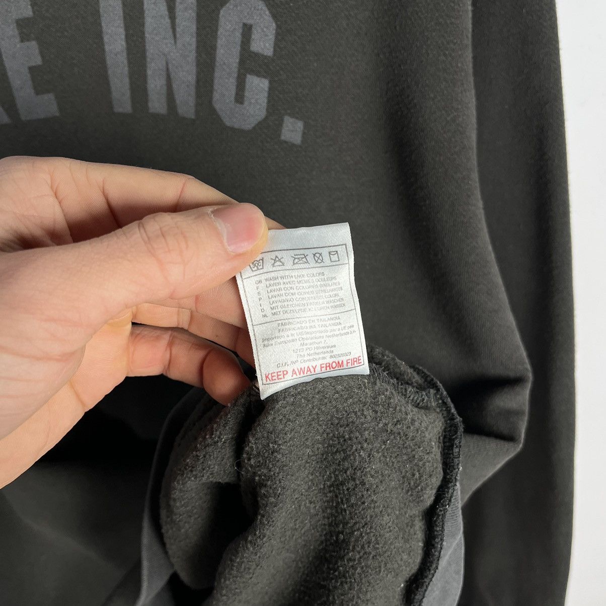 Nike Vintage Nike inc big logo y2k sweatshirt 90’s Size US M / EU 48-50 / 2 - 9 Thumbnail