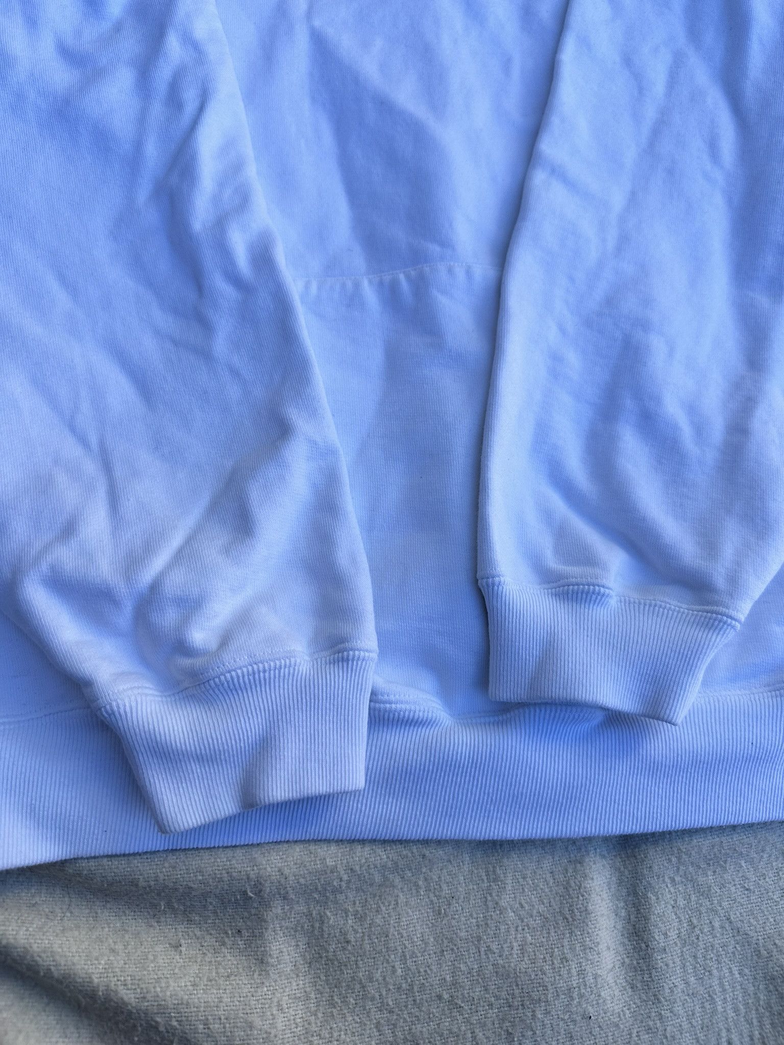 Balenciaga Balenciaga Sweatshirt Paris Laurel Logo White Hoodie Size US S / EU 44-46 / 1 - 6 Thumbnail