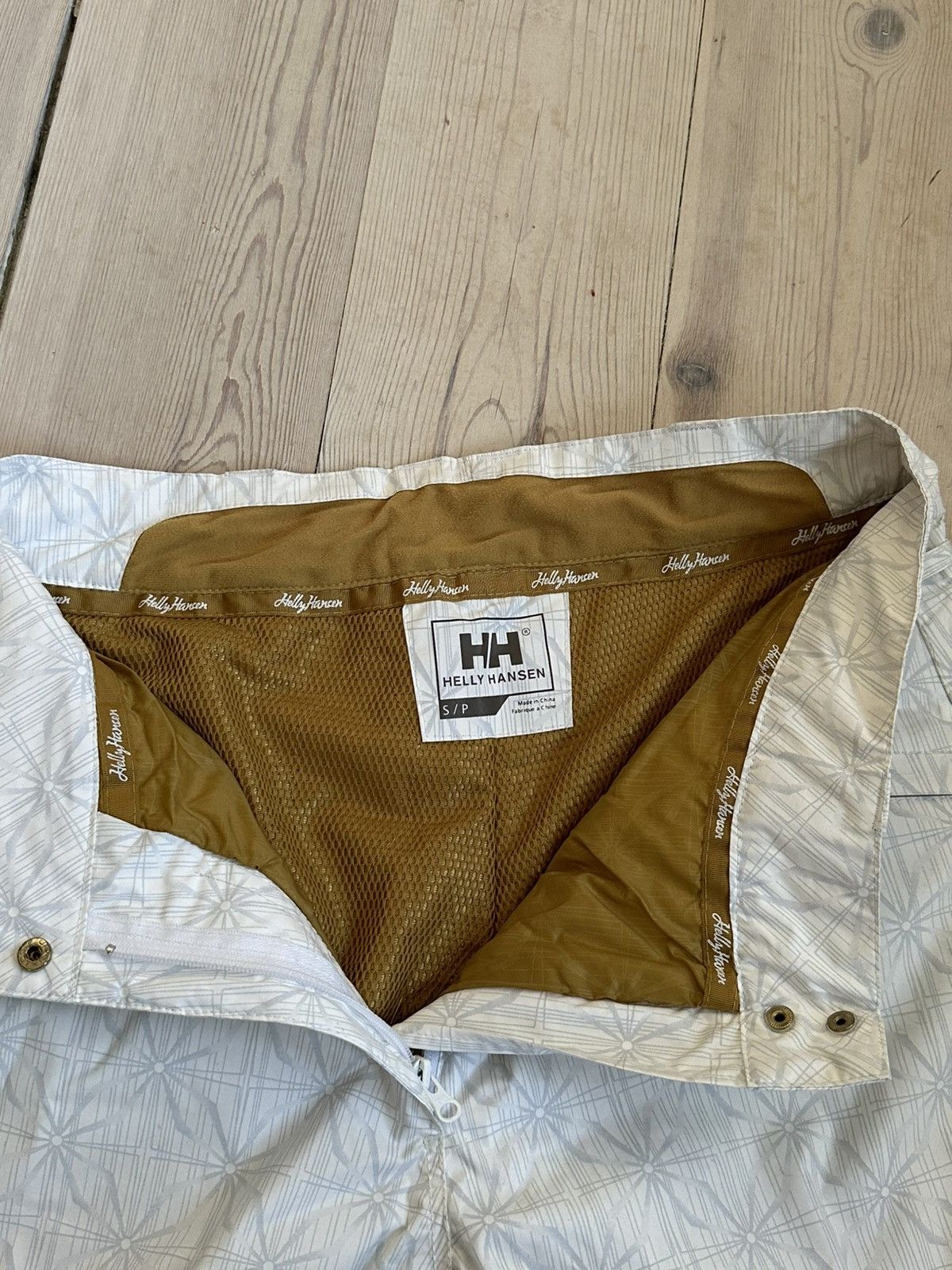 Helly Hansen Vintage Helly Hansen ski set in white/gold Size S / US 4 / IT 40 - 18 Thumbnail