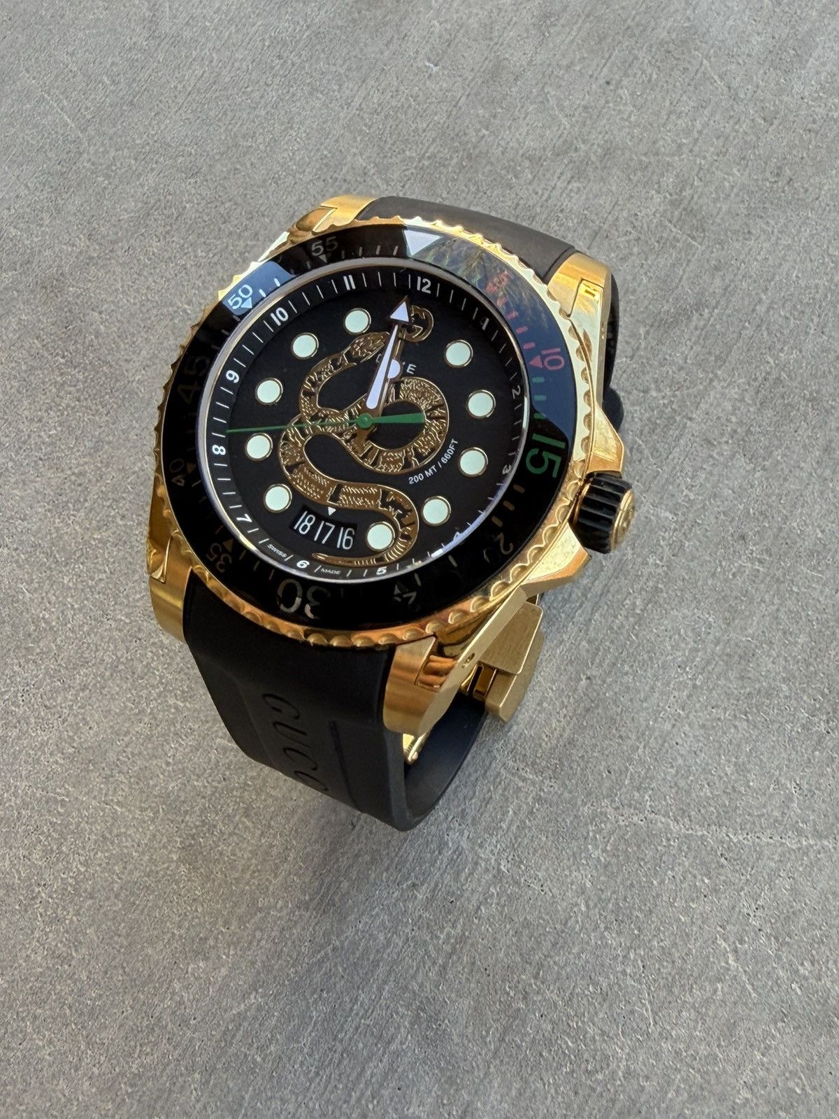 Gucci Gucci Dive Watch 559817 – Gold / Black (Rubber Strap) Size ONE SIZE - 2 Thumbnail