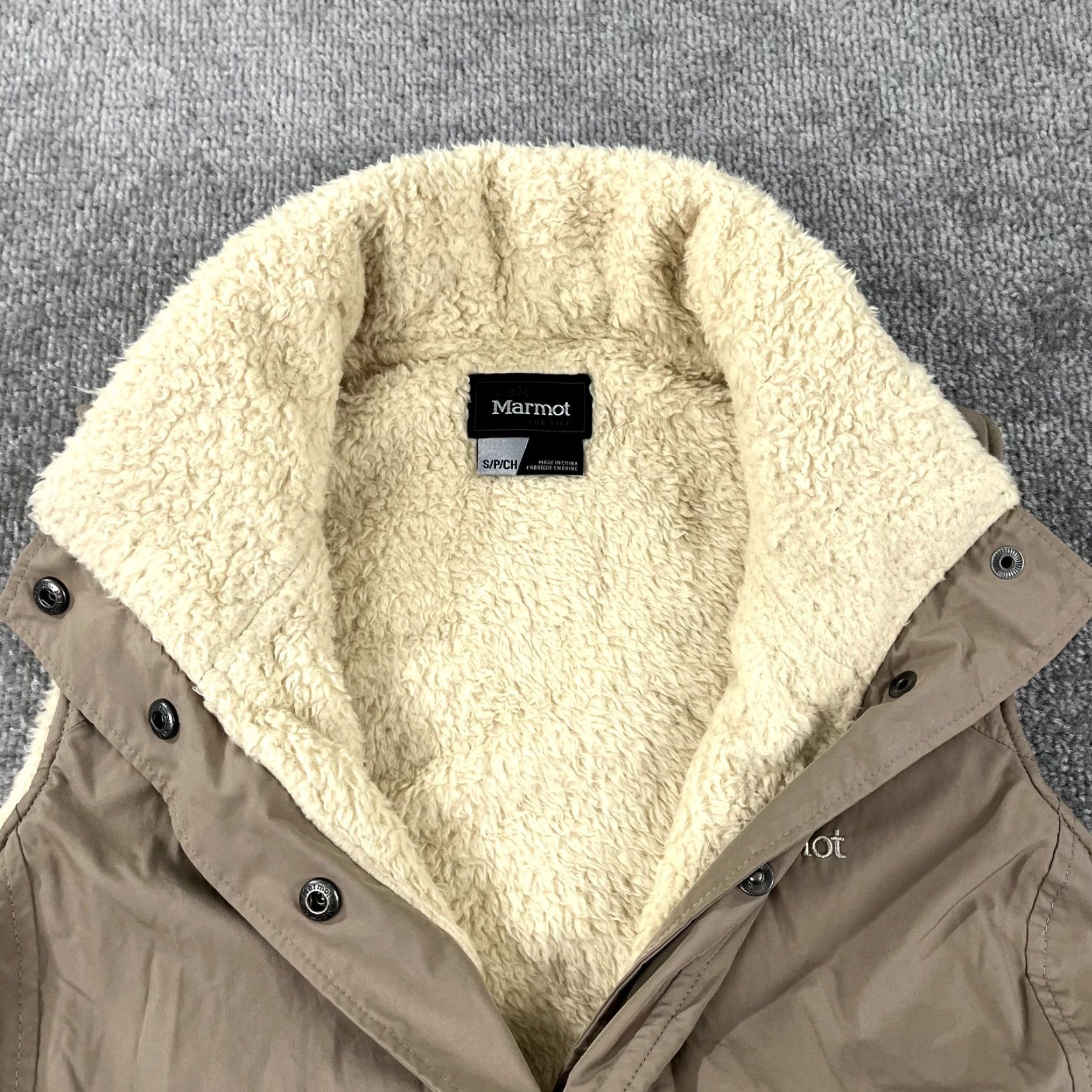 Marmot MARMOT Vest Women Small Beige Brown Faux Sherling Sherpa Snap Button Coat K49810 Jacket Women Size S / US 4 / IT 40 - 6 Thumbnail