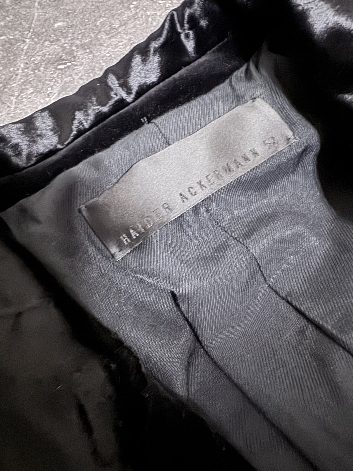 Haider Ackermann Haider Ackermann velvet and leather patchwork suit Size 52S - 5 Thumbnail