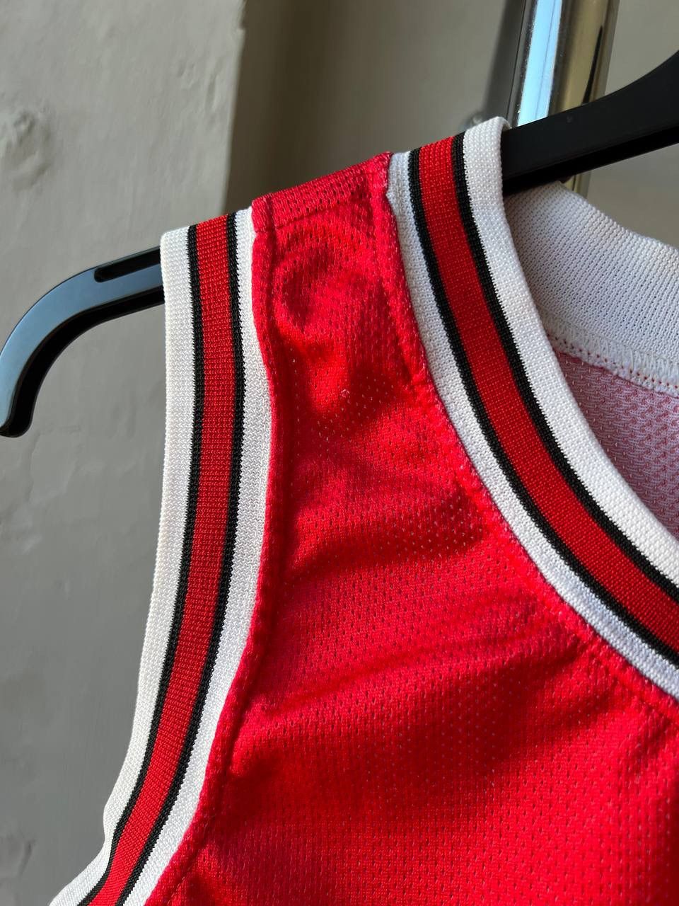 NBA NBA CHICAGO BULLS #33 PIPPEN 90’S BASKETBALL JERSEY RARE M Size US M / EU 48-50 / 2 - 12 Thumbnail