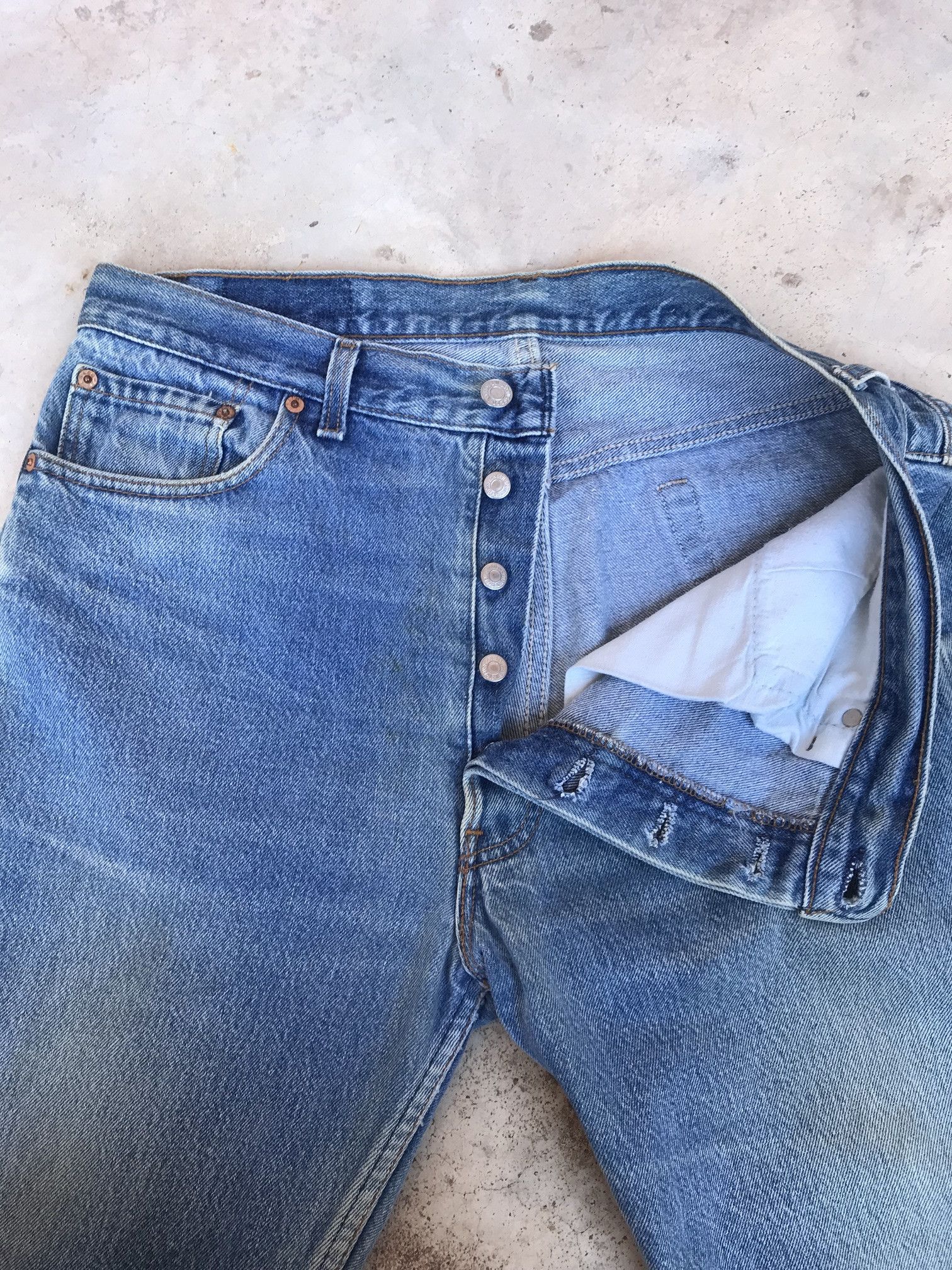 Levi's × Vintage Vintage 1992 Levis 501xx lightwash dirty jean W34x27 USA Size US 34 / EU 50 - 11 Thumbnail