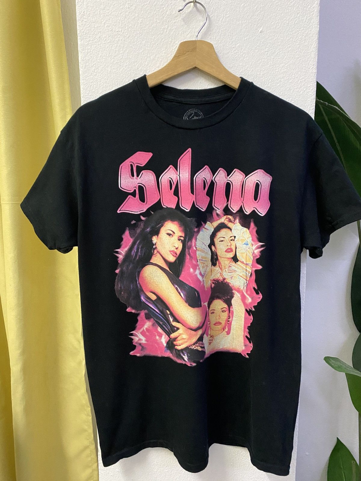 Rap Tees × Vintage Selena Quintanilla Graphic Tee Size US M / EU 48-50 / 2 - 1 Thumbnail