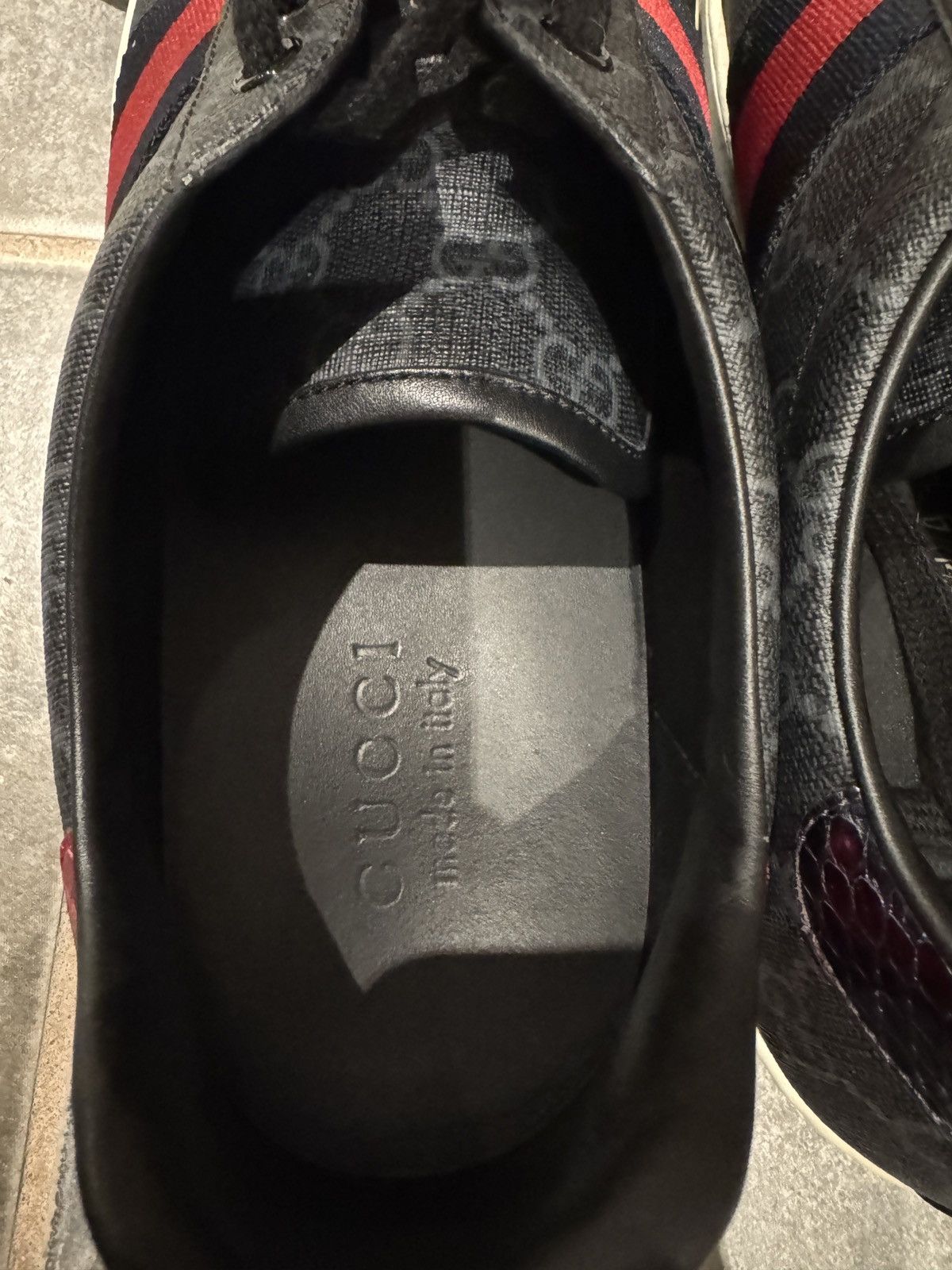 Gucci Gucci mens low top leather sneakers. Size US 9 / EU 42 - 7 Thumbnail