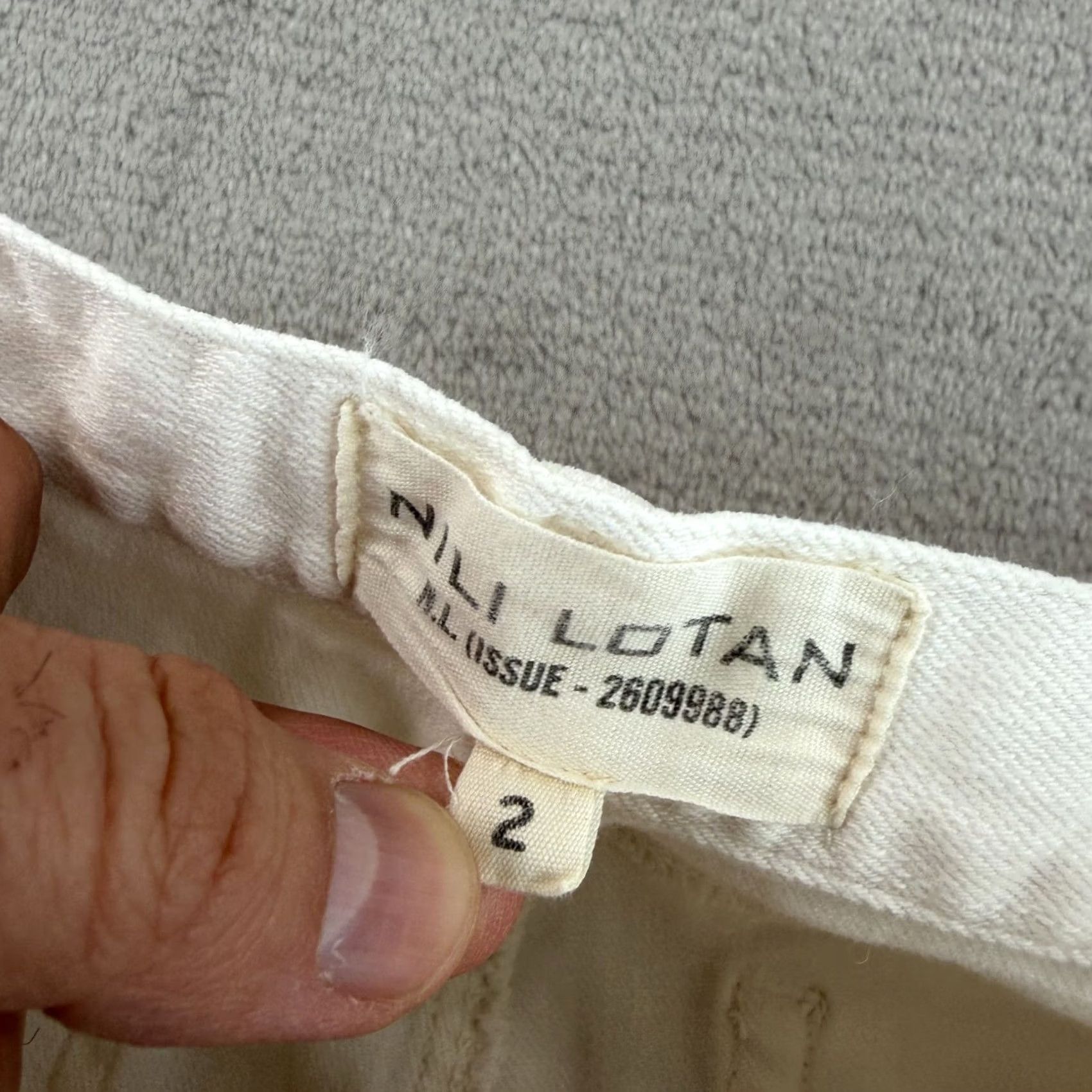 Nili Lotan Nili Lotan Straight Leg Raw Hem Jeans White Women 2 Stretch Made in USA 5-Pocket Inseam 25 in Size 26" / US 2 / IT 38 - 2 Thumbnail