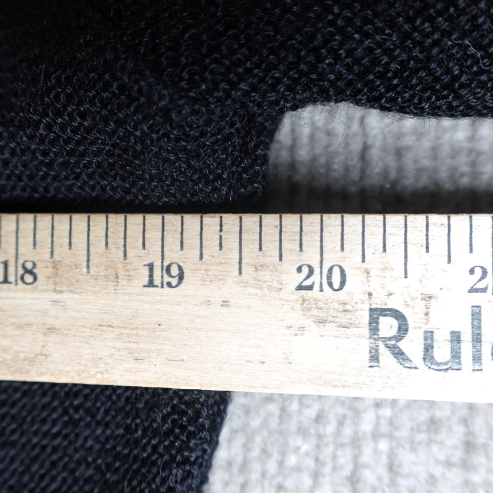 Vintage Peruvian Connection Womens Sweater M Black V-Neck 100% Alpaca Pullover Knit Long Sleeve, Regular Fit, Knit, Winter Fall Spring, Peru, Women Size M / US 6-8 / IT 42-44 - 5 Thumbnail