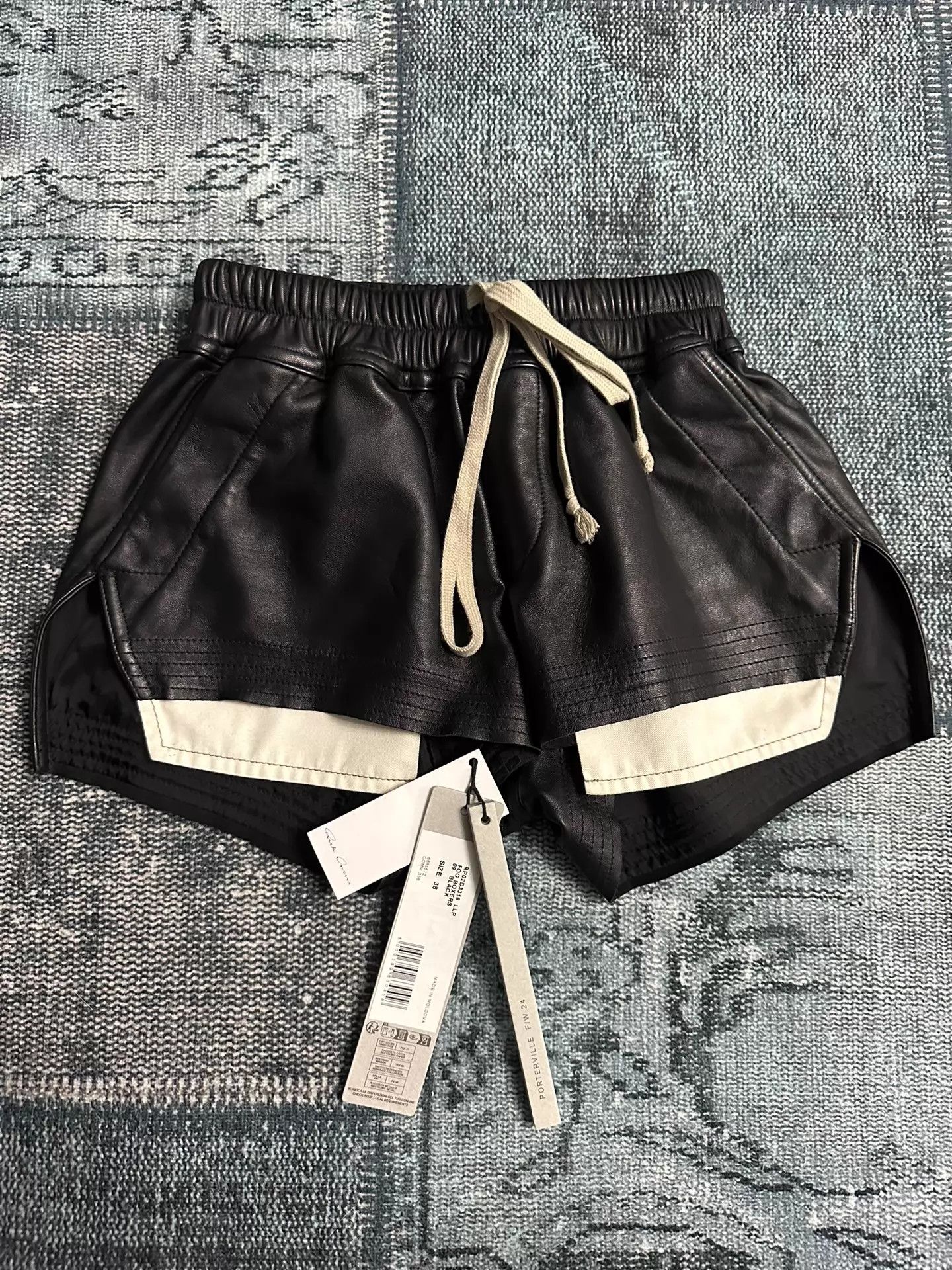 Rick Owens Rick Owens 24FW Waxed Calfskin Boxers Shorts Women's Size 26" / US 2 / IT 38 - 1 Thumbnail
