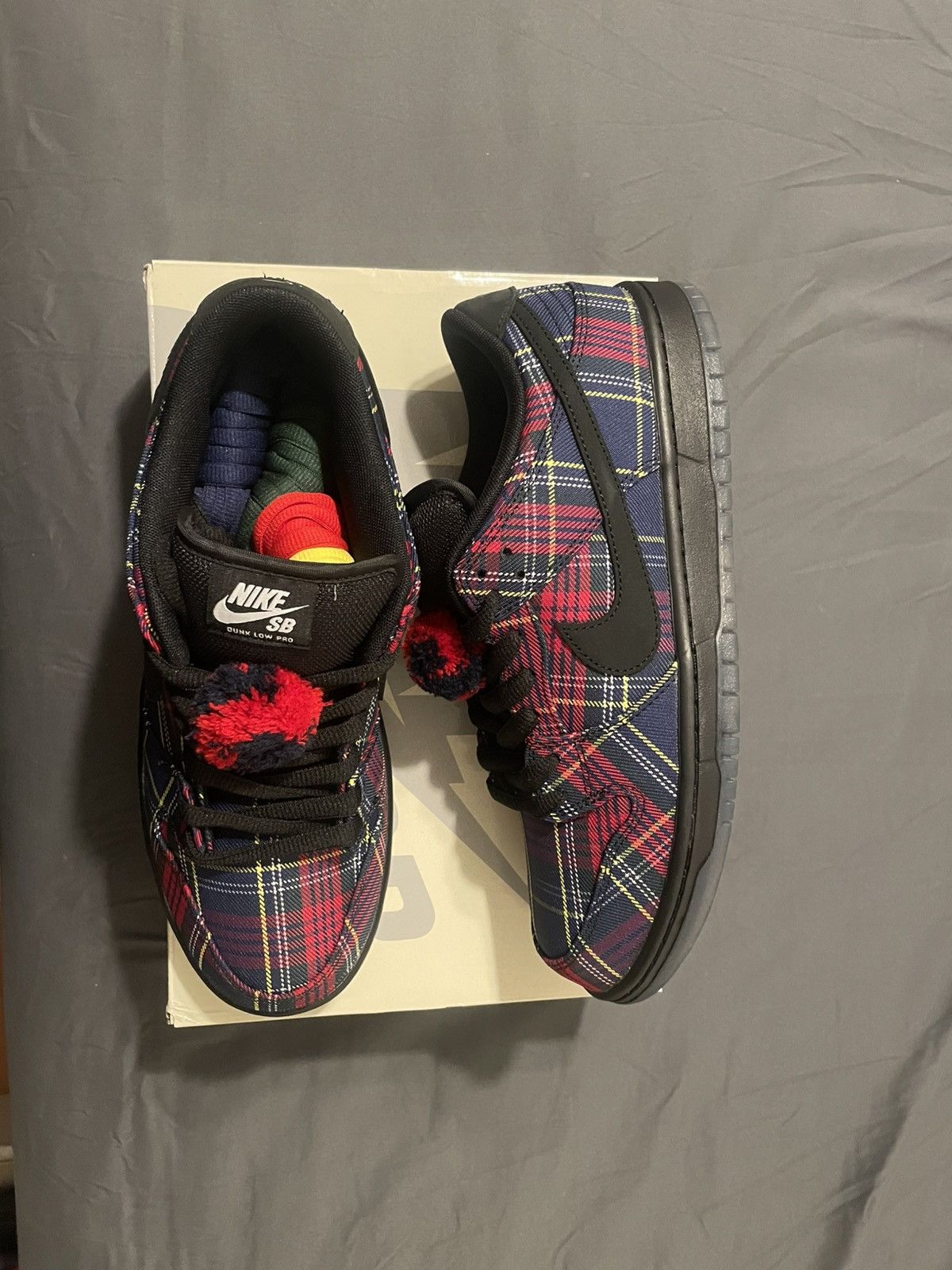 Nike SB Nike SB Dunk Low Nardwuar Size US 10.5 / EU 43-44 - 3 Thumbnail