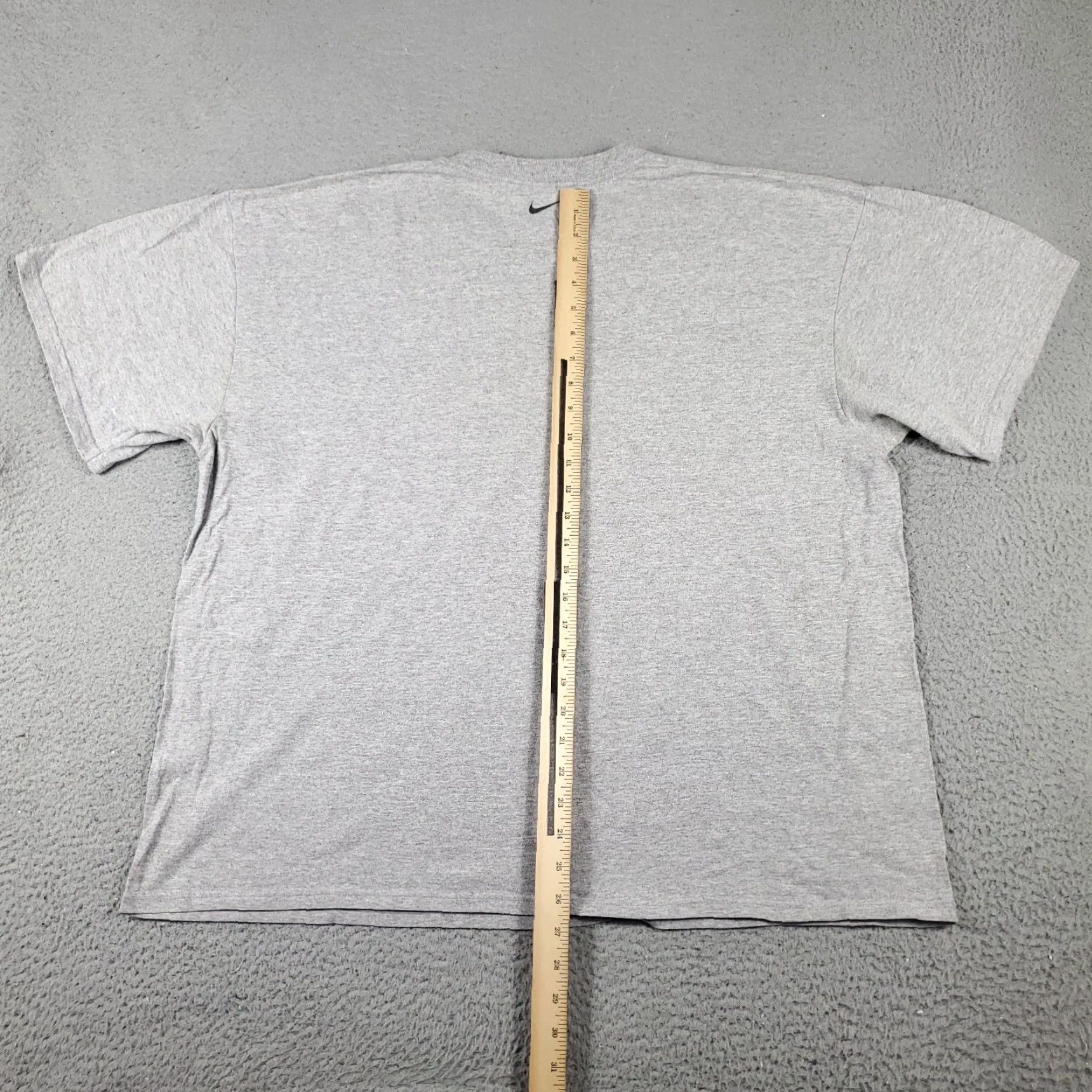 Nike VINTAGE Nike T Shirt Mens XL Gray Swoosh Casual Short Sleeve Adult 90s Football Sports Womens Mens Girls Size US XL / EU 56 / 4 - 6 Thumbnail