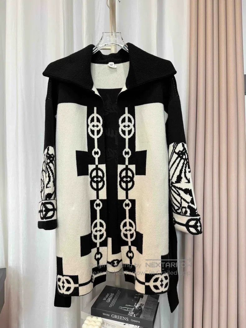 Hermes Hermes Black and White Cashmere Knit Cardigan Jacket Size XS / US 0-2 / IT 36-38 - 1 Thumbnail