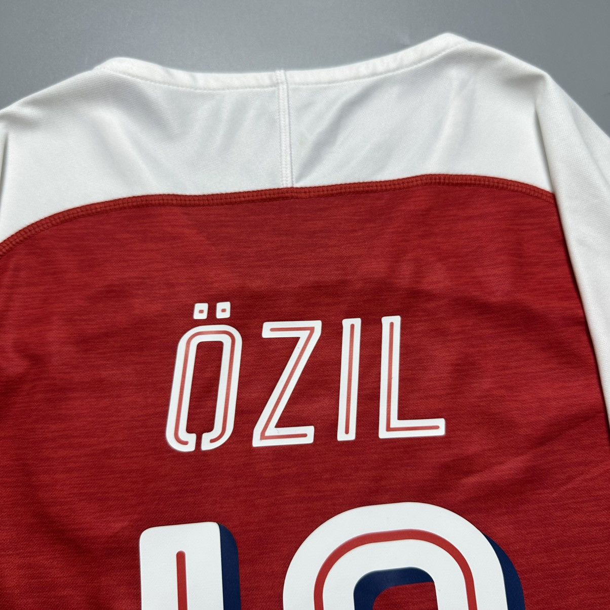 Puma ARSENAL PUMA 2018/2019 FOOTBALL SOCCER HOME JERSEY #10 OZIL Size US L / EU 52-54 / 3 - 13 Thumbnail