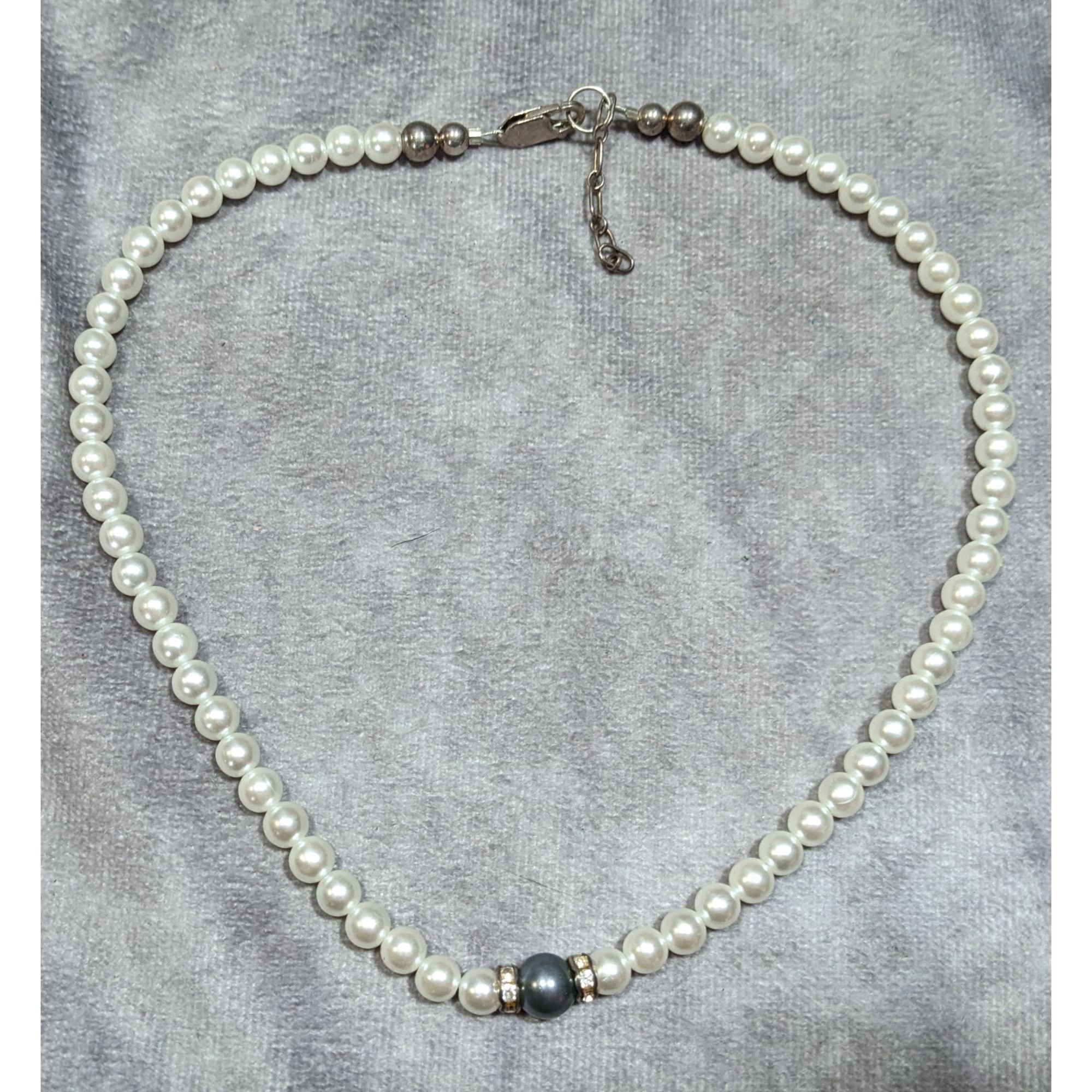 Handmade Elegant Handmade White And Silver Tone Faux Pearl Necklace W Size ONE SIZE - 6 Thumbnail