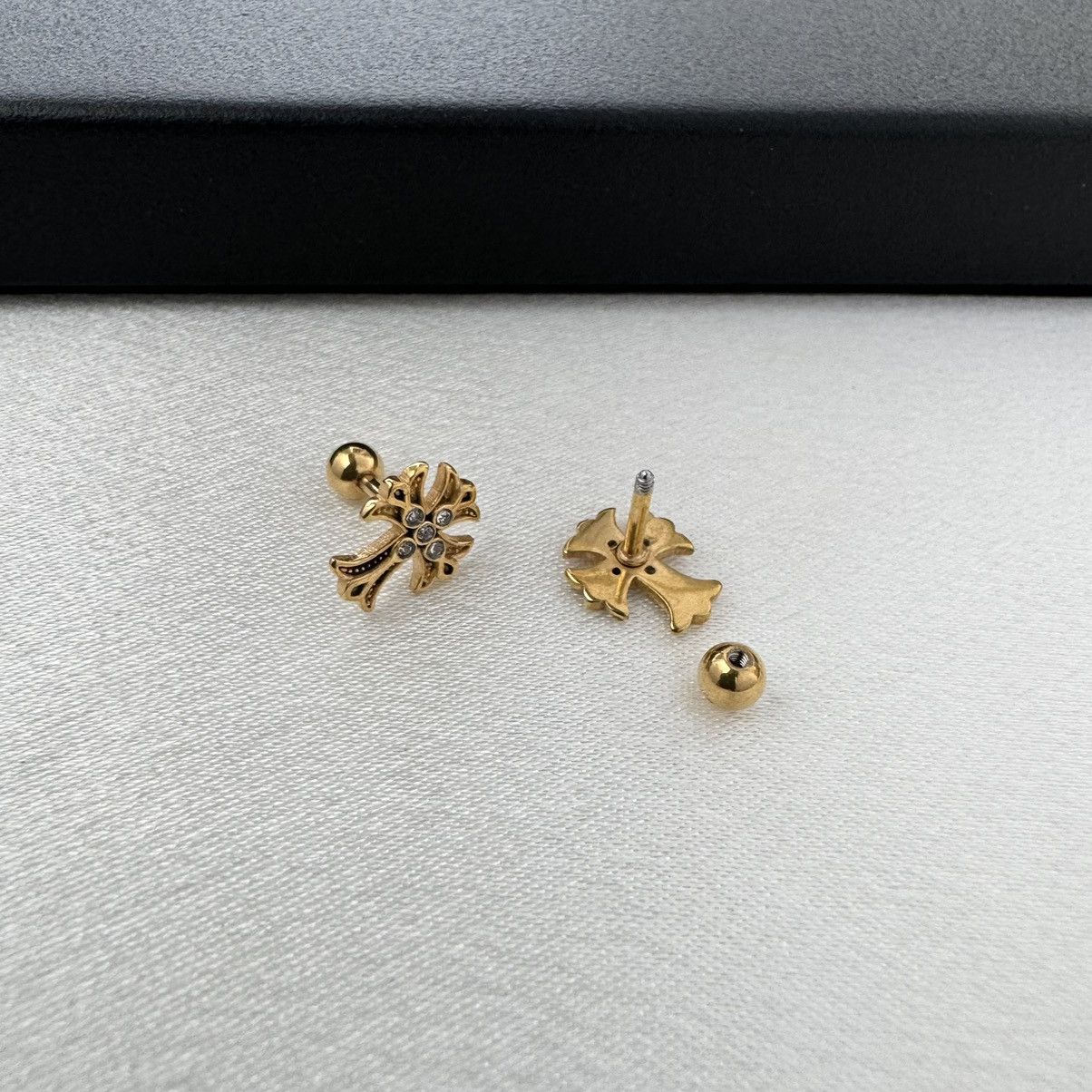 Other Screw-Back Cross Stud Earrings for Men Women,Unisex Style Size ONE SIZE - 4 Thumbnail